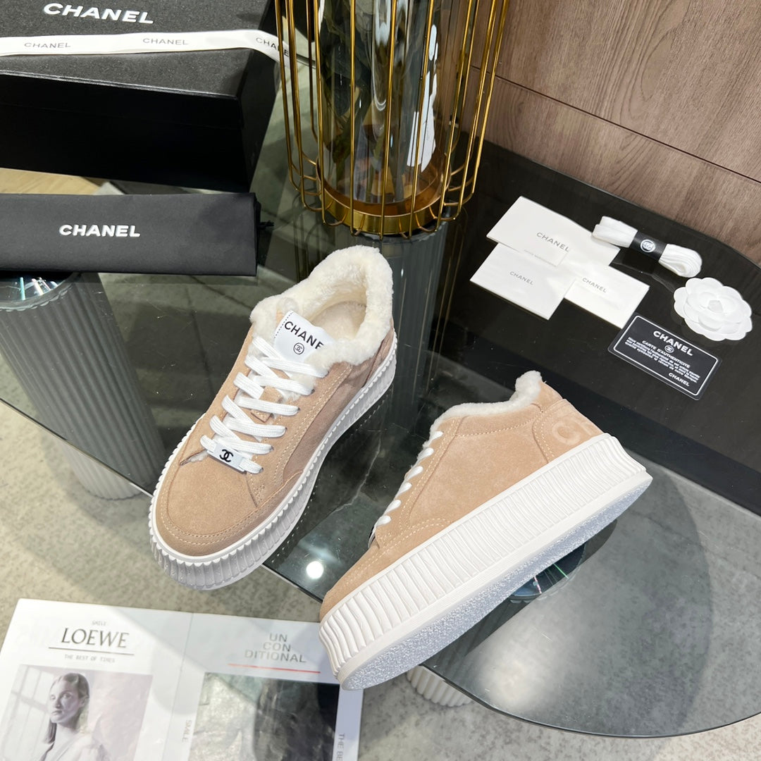 CC Sneaker Light Brown Suede With Fleece Lining 944566