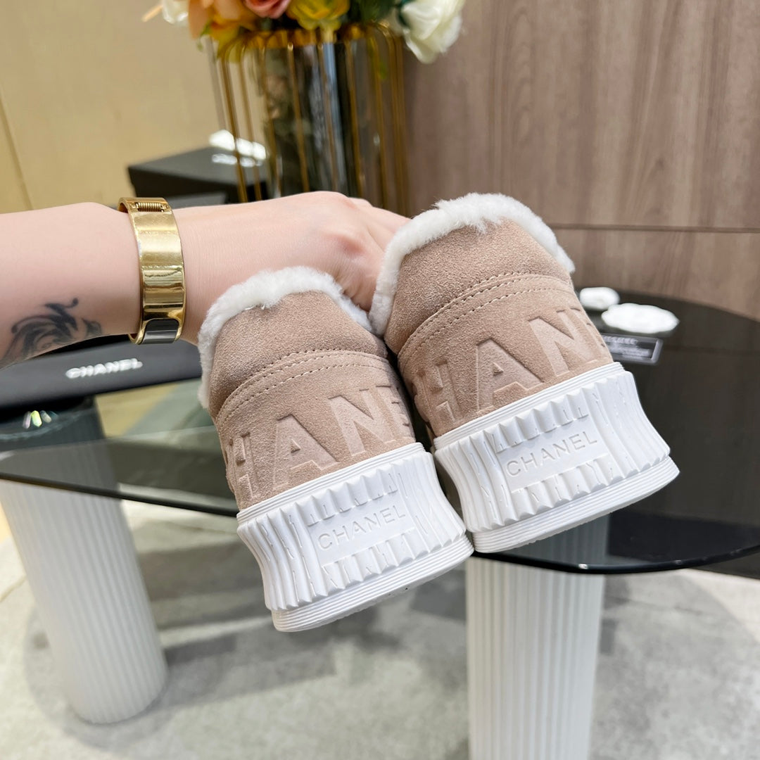 CC Sneaker Light Brown Suede With Fleece Lining 944566