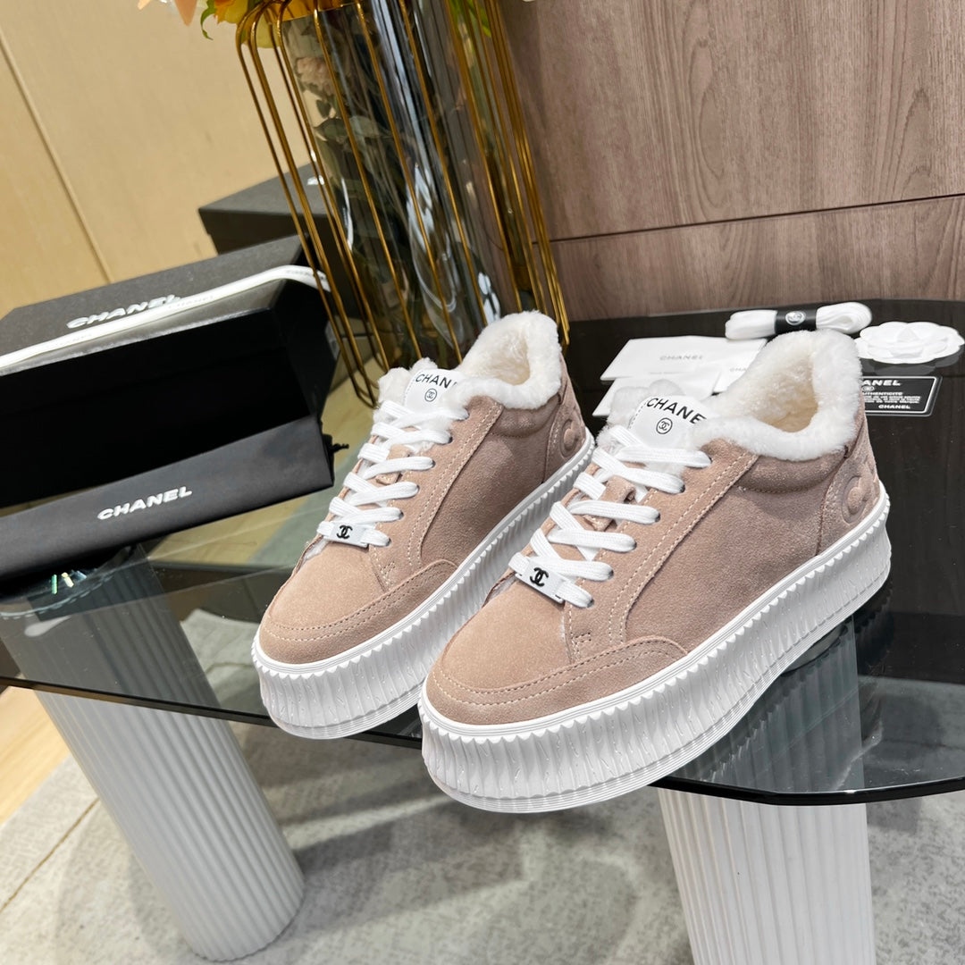 CC Sneaker Light Brown Suede With Fleece Lining 944566