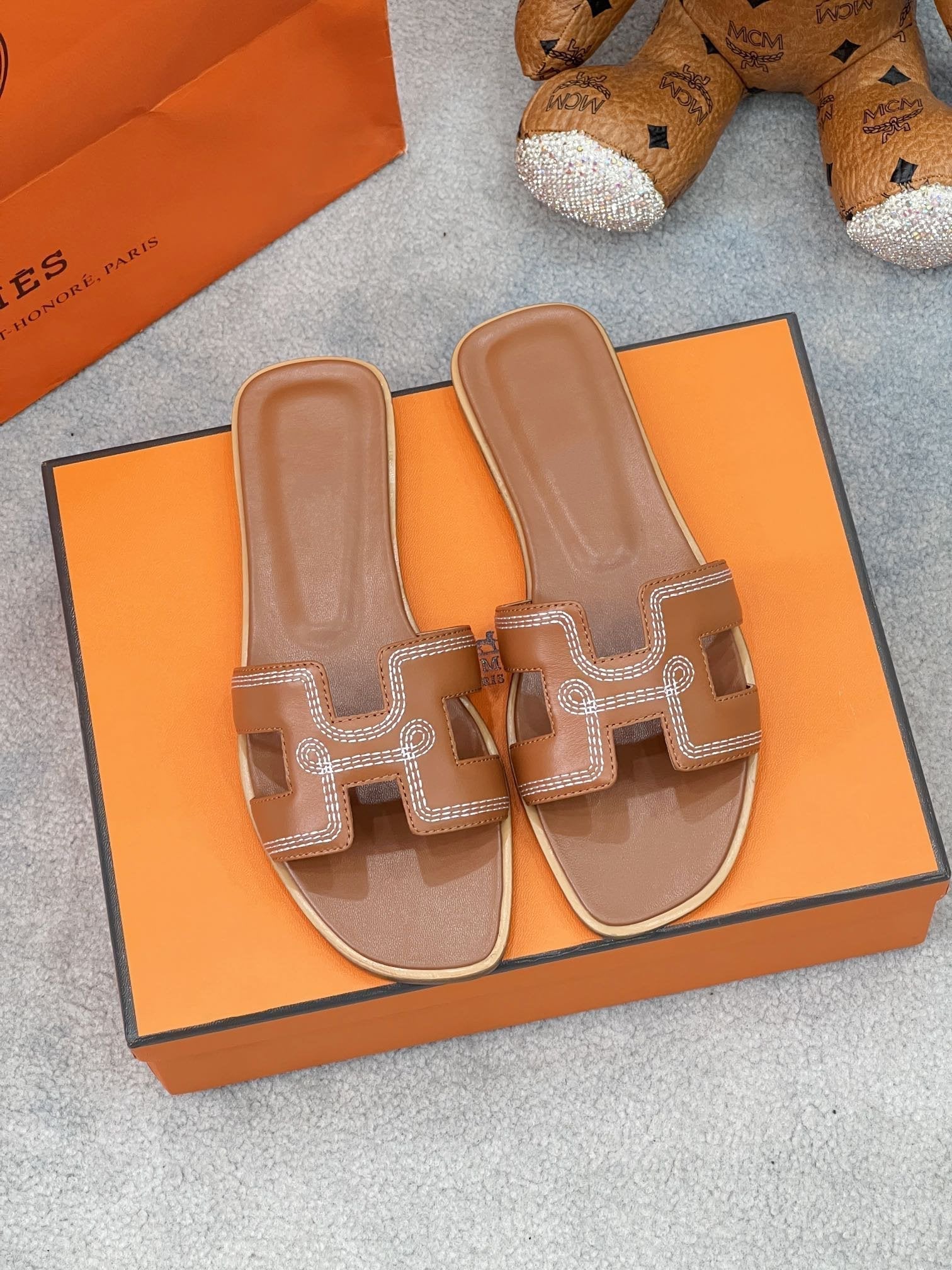 0ran sandal brown white epsom