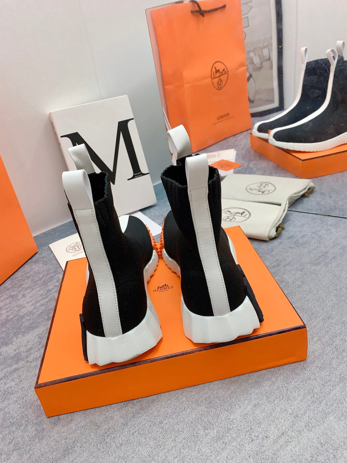 HM 26s Fun Sneakers Black Knit 160928