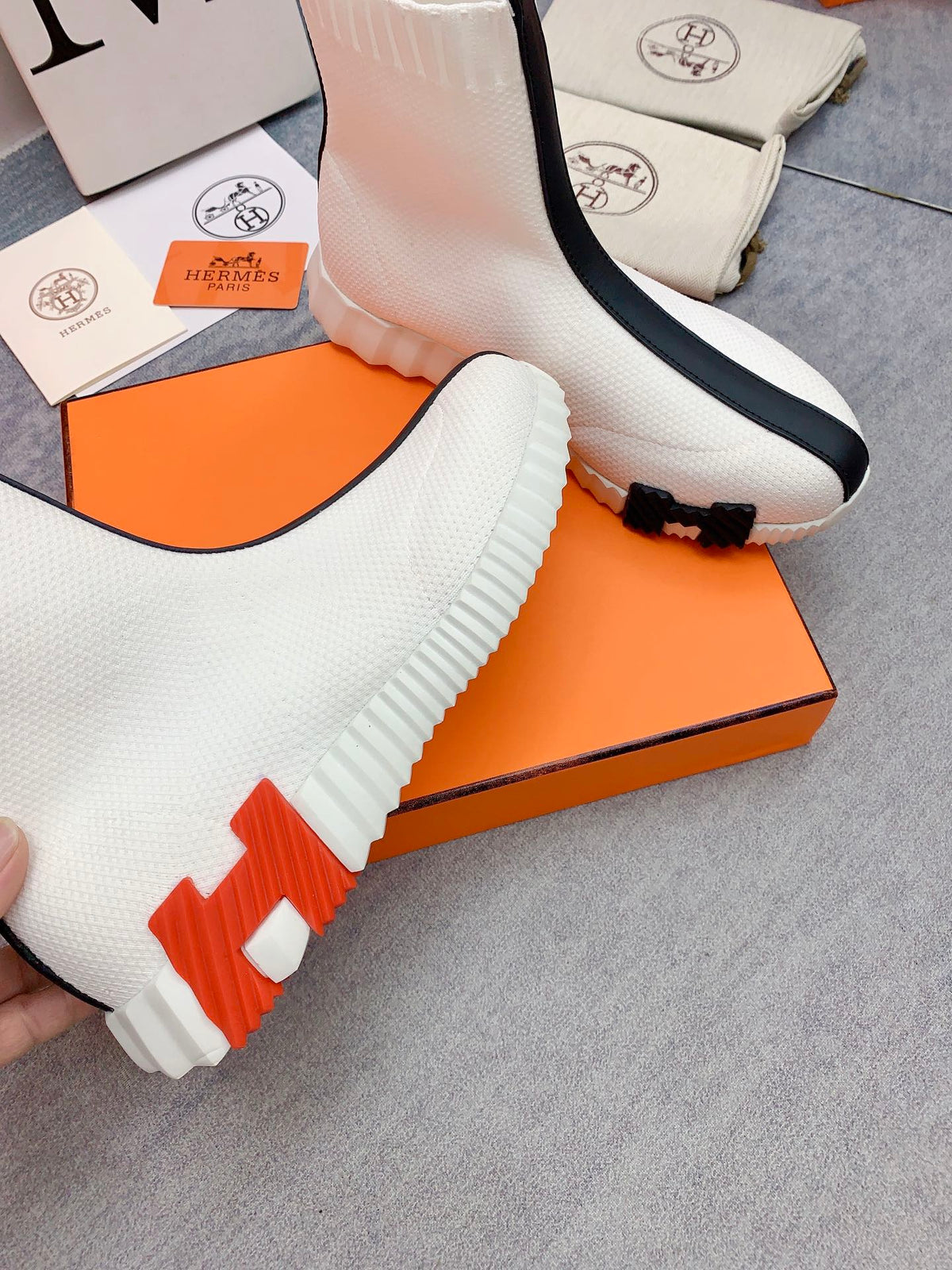 HM 26s Fun Sneakers White Knit 160930