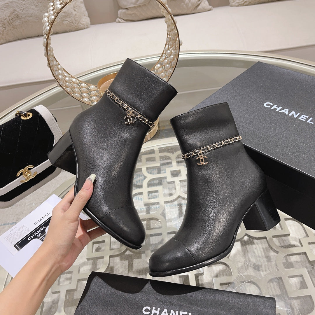 CC 26s Chain Charm Ankle Boots Black Leather 166066