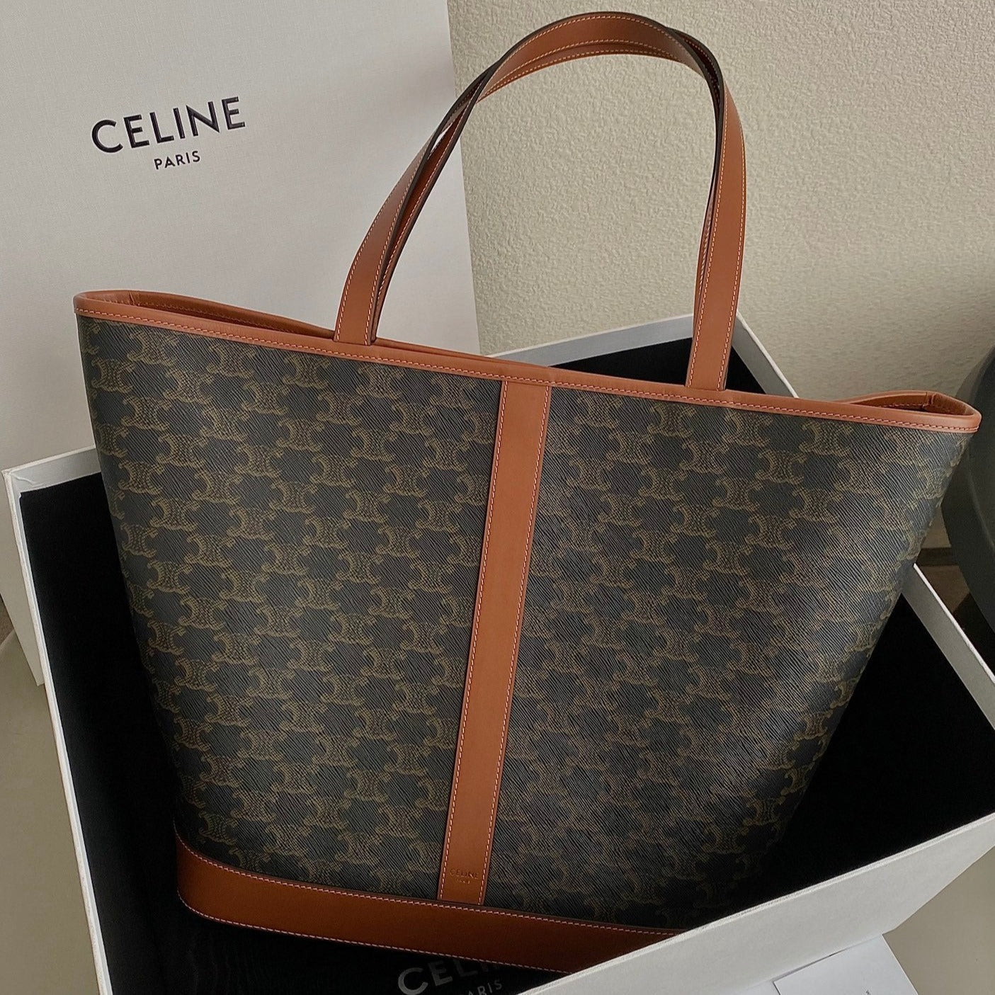 TRIOMPHE 26 TAN CALFSKIN
