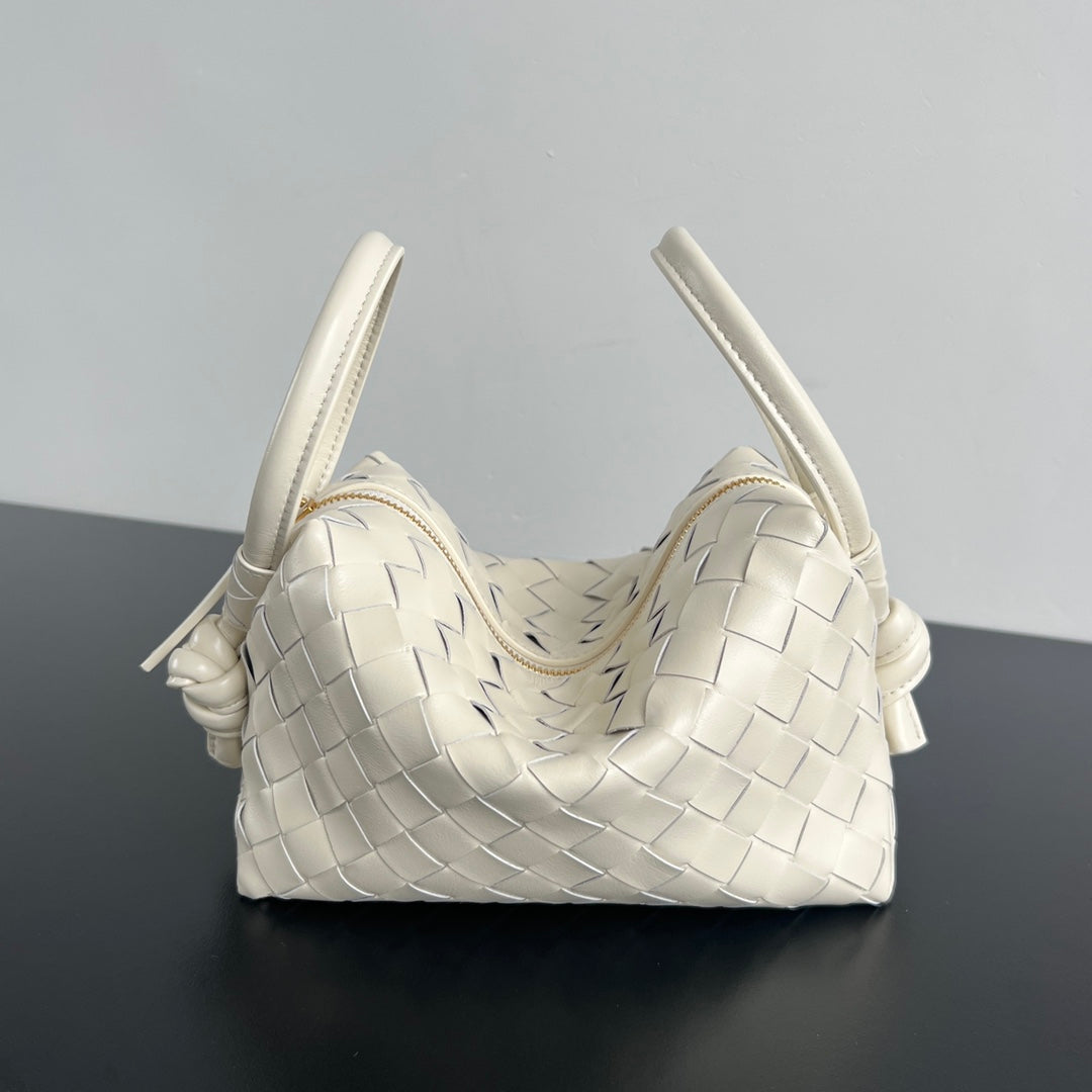 BV Loop Top Handle 19cm Cream Lambskin