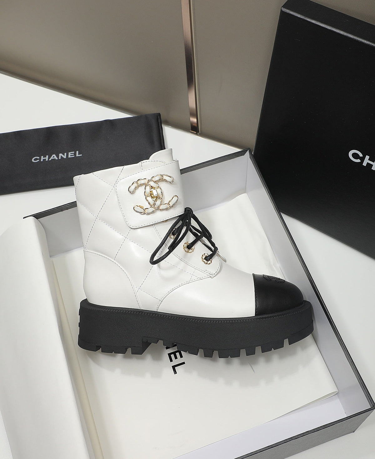 CC 26s Combat Boots White Black Quilted Leather 194066
