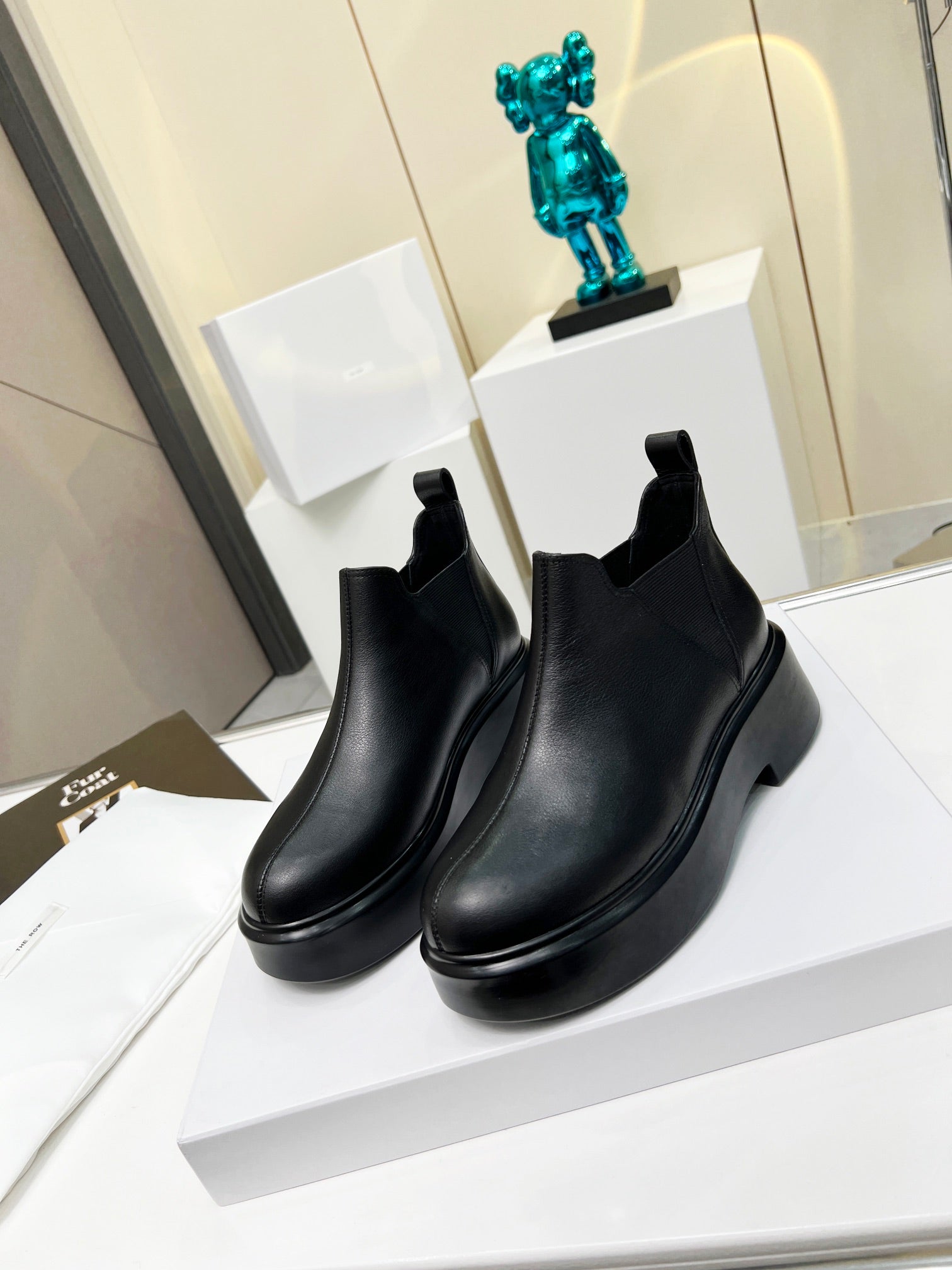 The Row Robin Boots Black Cowhide 455037