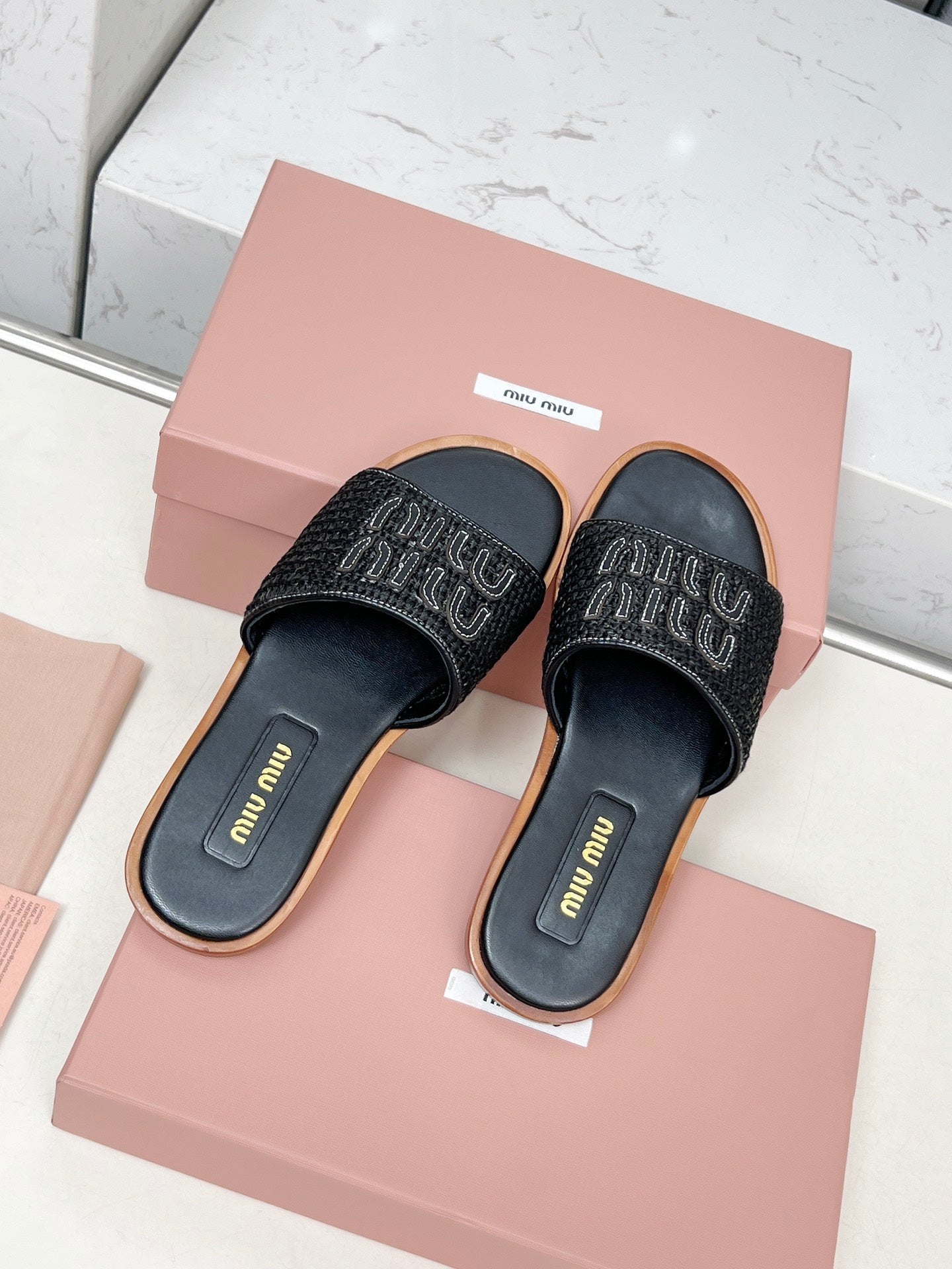 Miu Logo-Patch Slides Black Leather Raffia 935777