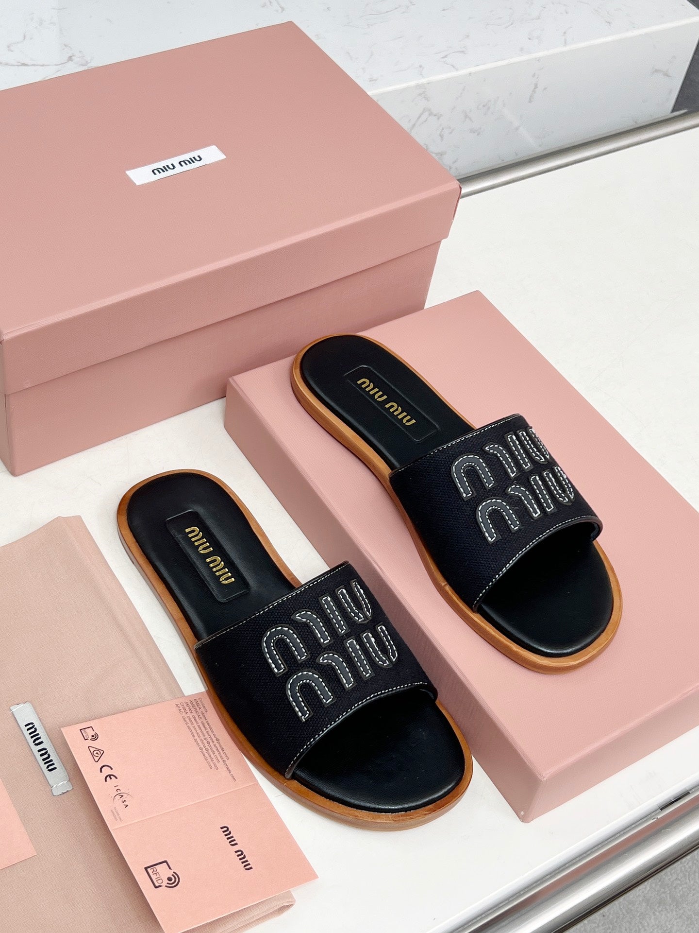 Miu Logo-Patch Slides Black Leather Canvas 935774