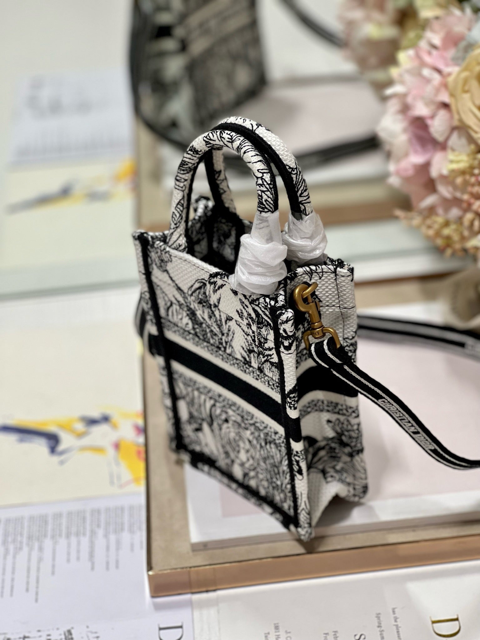 CD Elephant White Mini Book Tote 13.5 cm 336431
