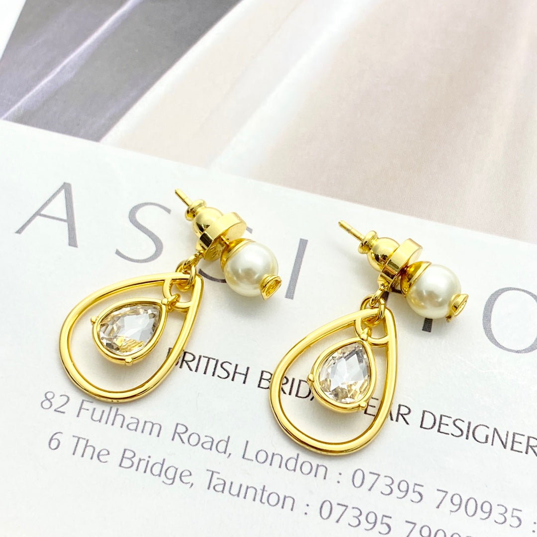 CD 26S Pearl Stud Teardrop Crystal Drop Earrings In Gold Metal 631774