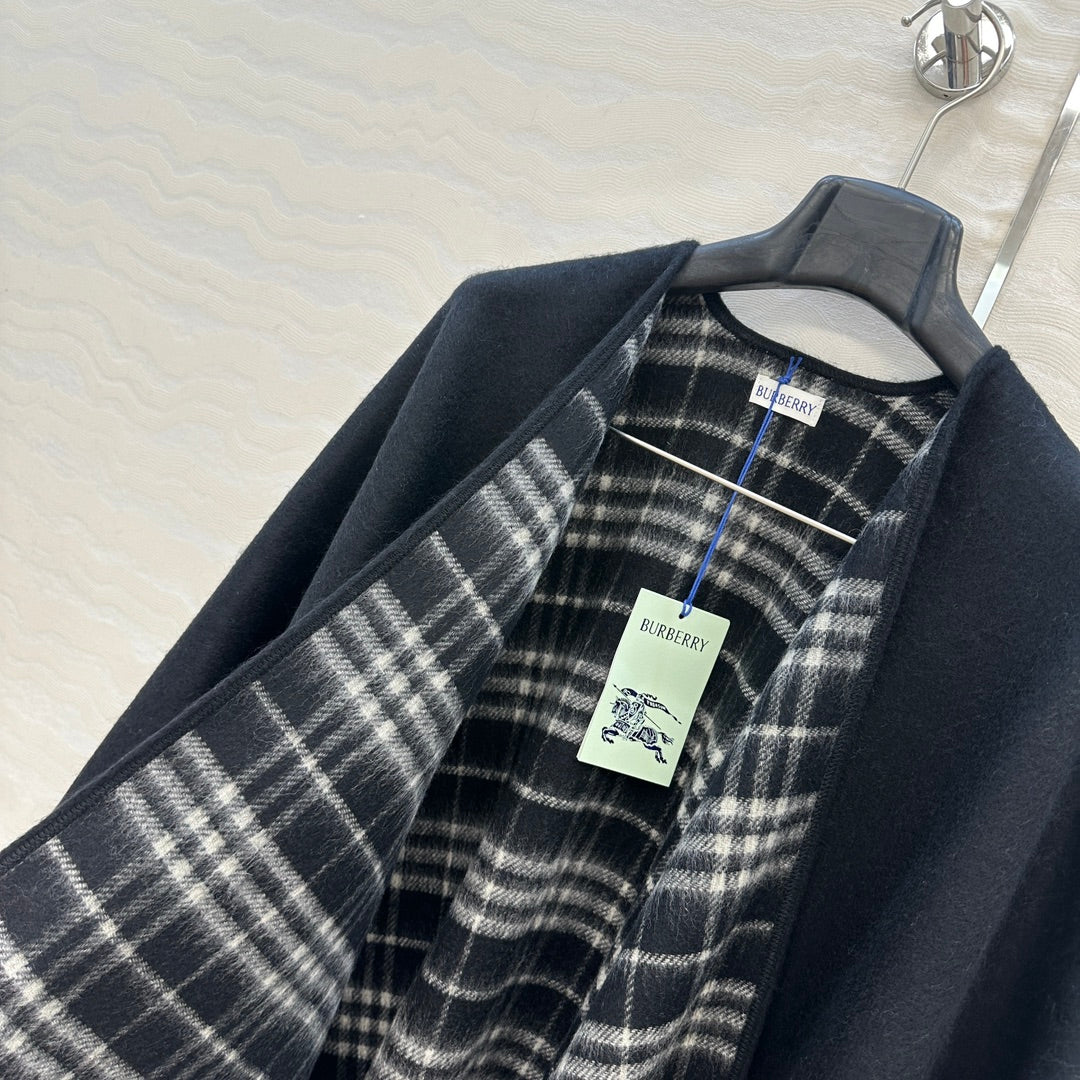 Burberry 26S Reversible Check Fringe Poncho Cape Black 440912