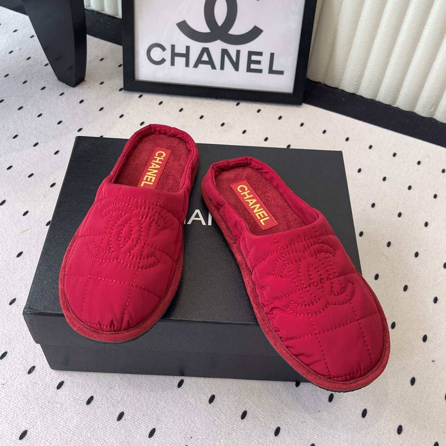 CC New Down-Filled Couple Slippers Red Technical Fabric