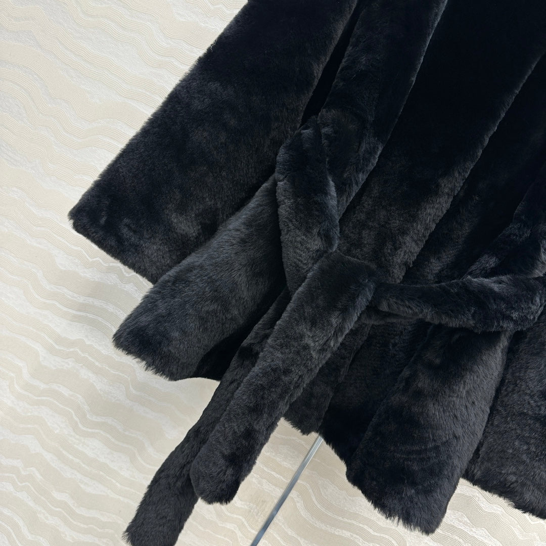 Totême's Jacket Belt Black Fur Shearling 341205