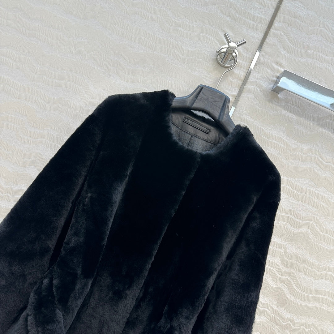 Totême's Jacket Belt Black Fur Shearling 341205
