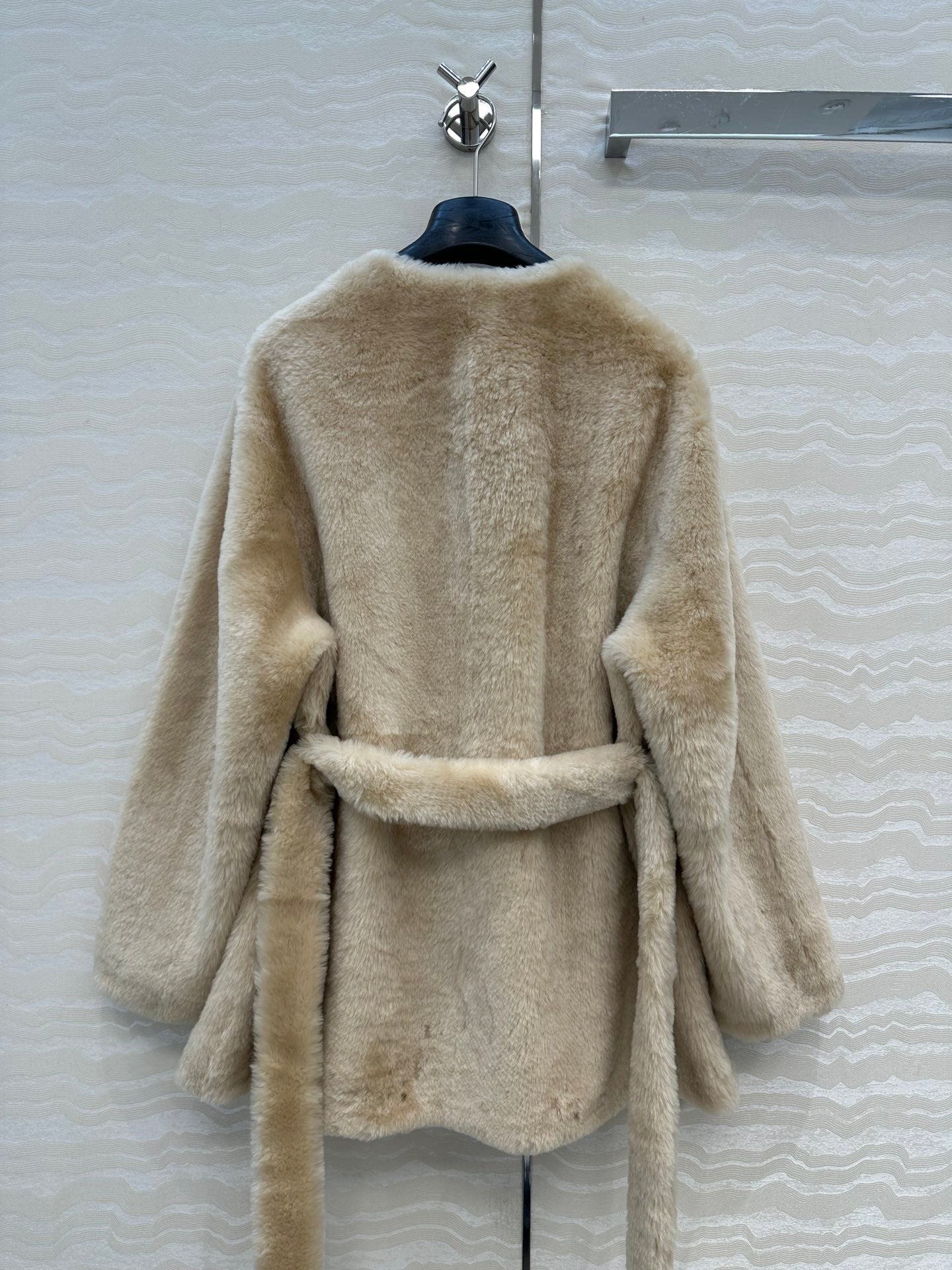 Totême's Jacket Belt Beige Fur Shearling 341196