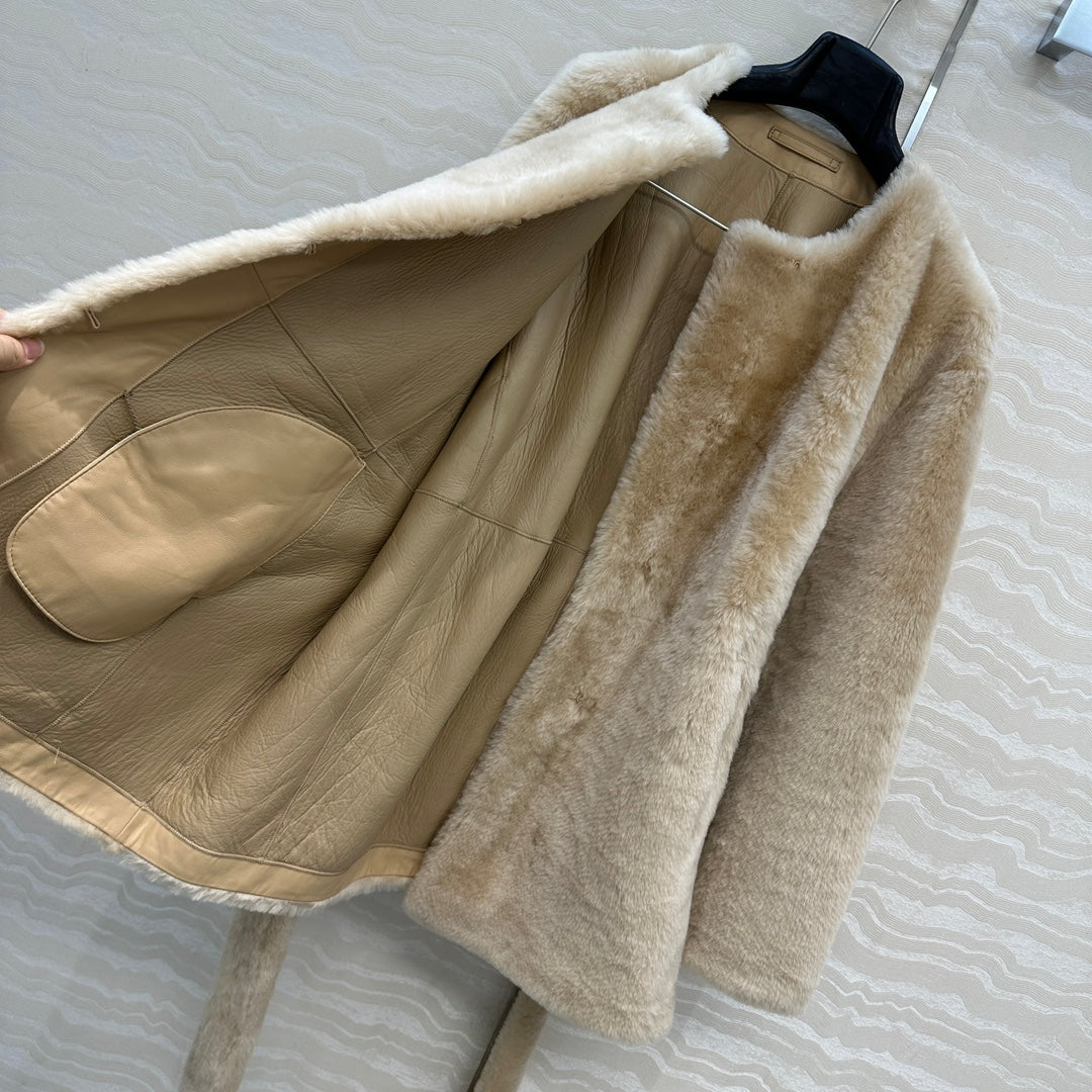 Totême's Jacket Belt Beige Fur Shearling 341196