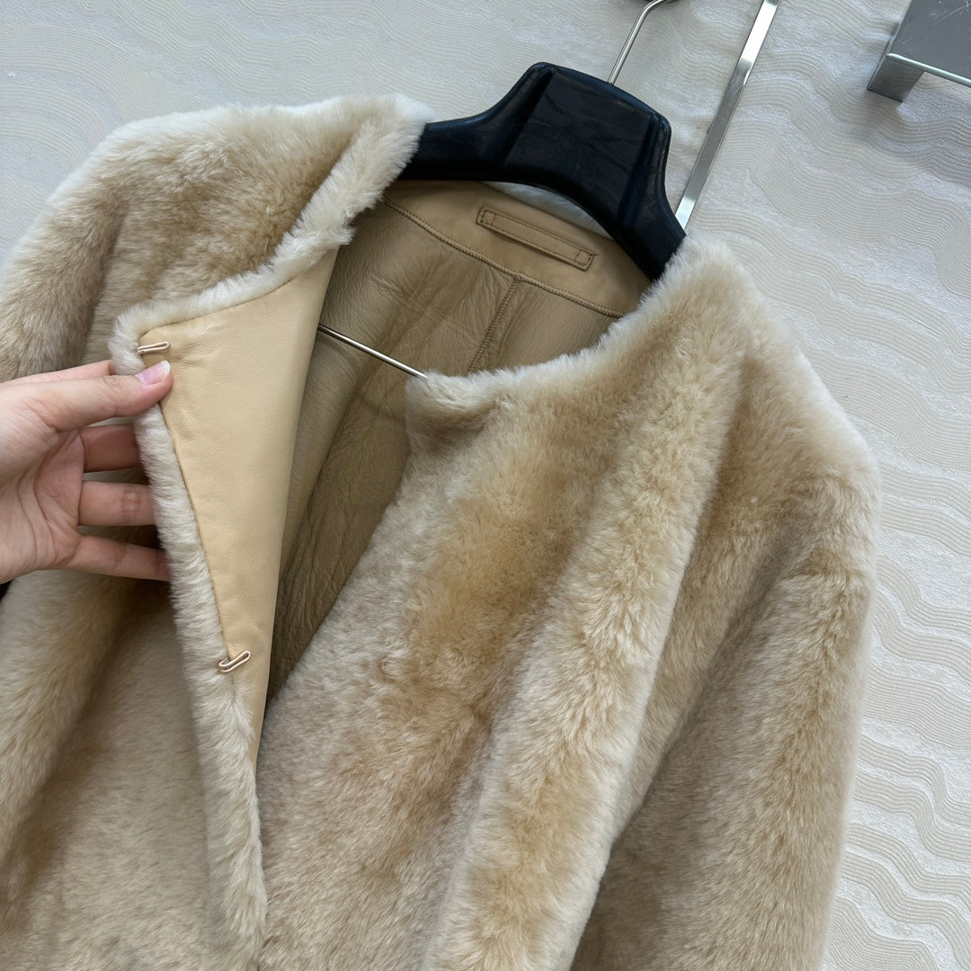 Totême's Jacket Belt Beige Fur Shearling 341196