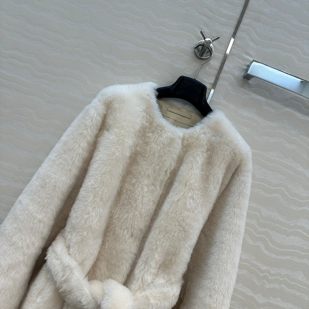 Totême's Jacket Belt Cream Fur Shearling 341202