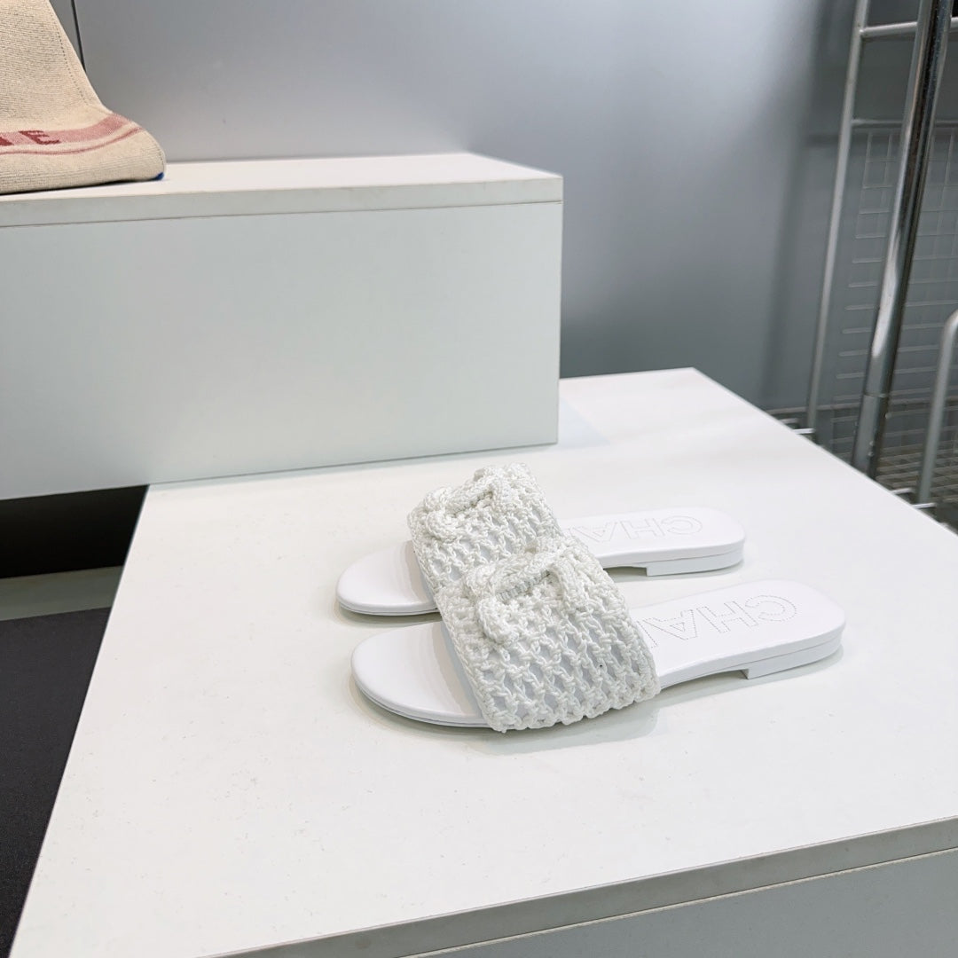CC Flat Sandals White Knitted Sheepskin 628644