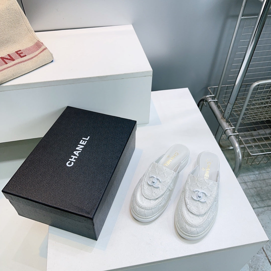 CC Loafers Half-Slip Sandals White Wool Sheepskin 628646