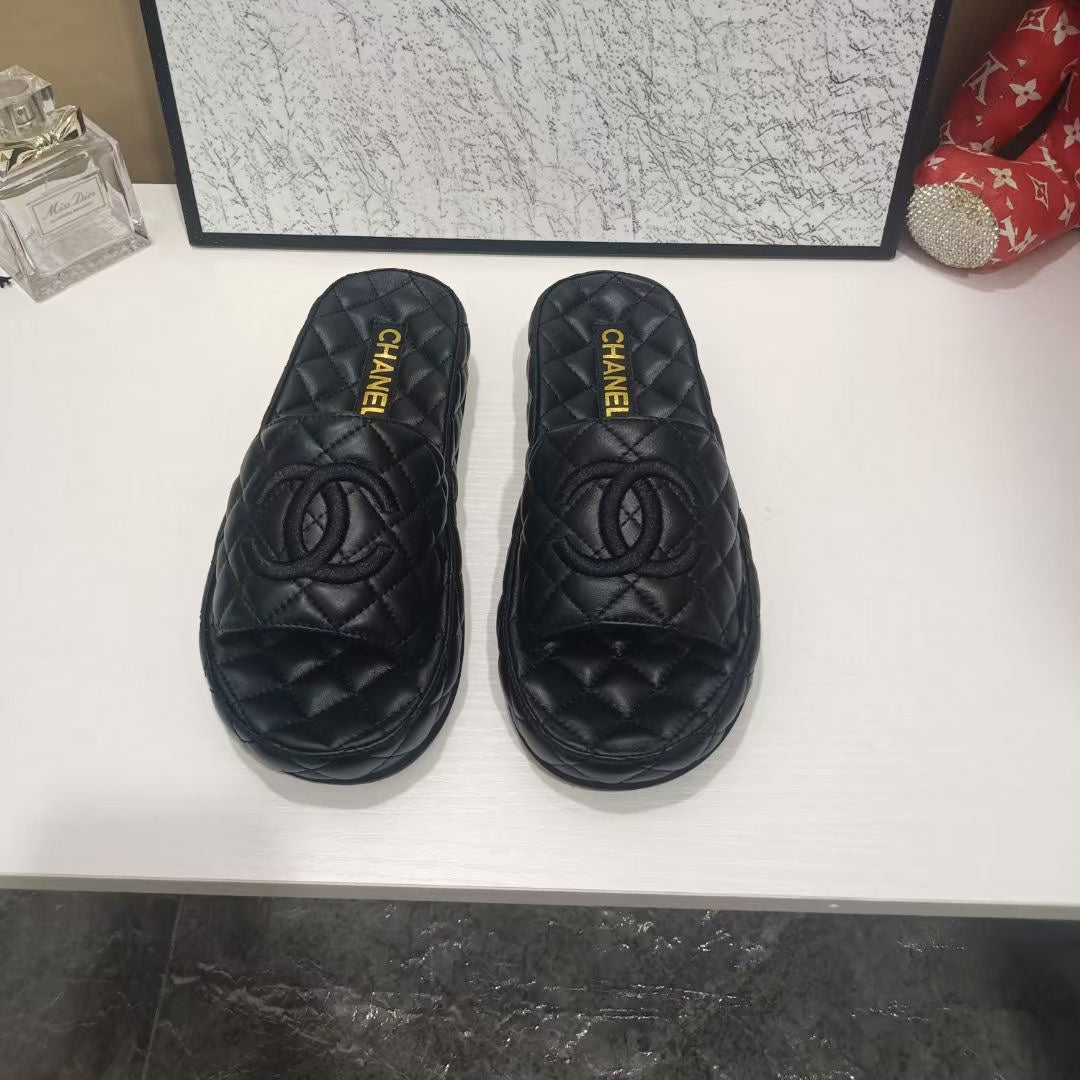 CC 26s Quilted Slide Sandals In Black Calfskin