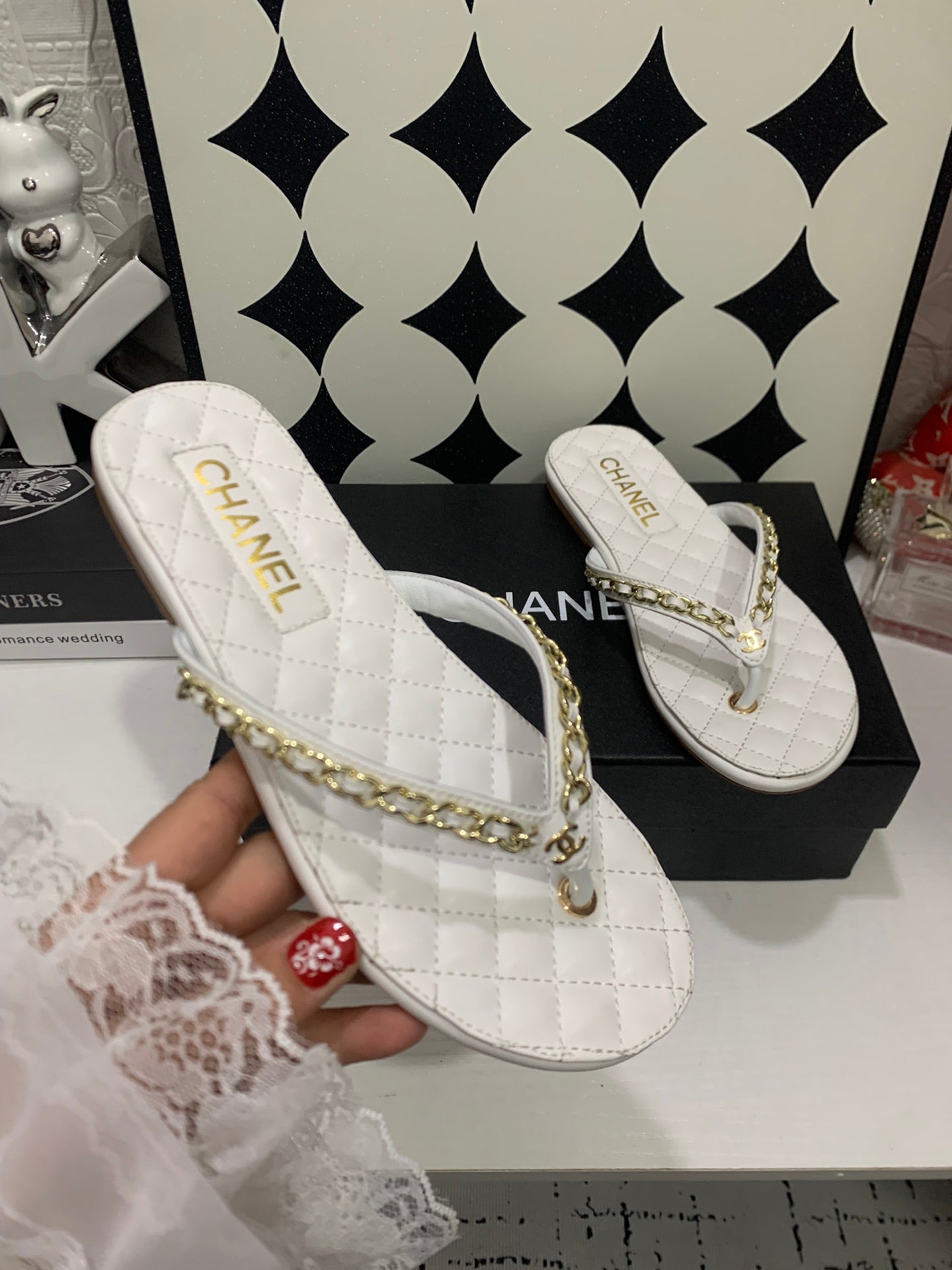 CC 26s Thong With Chain White Sheepskin 684866