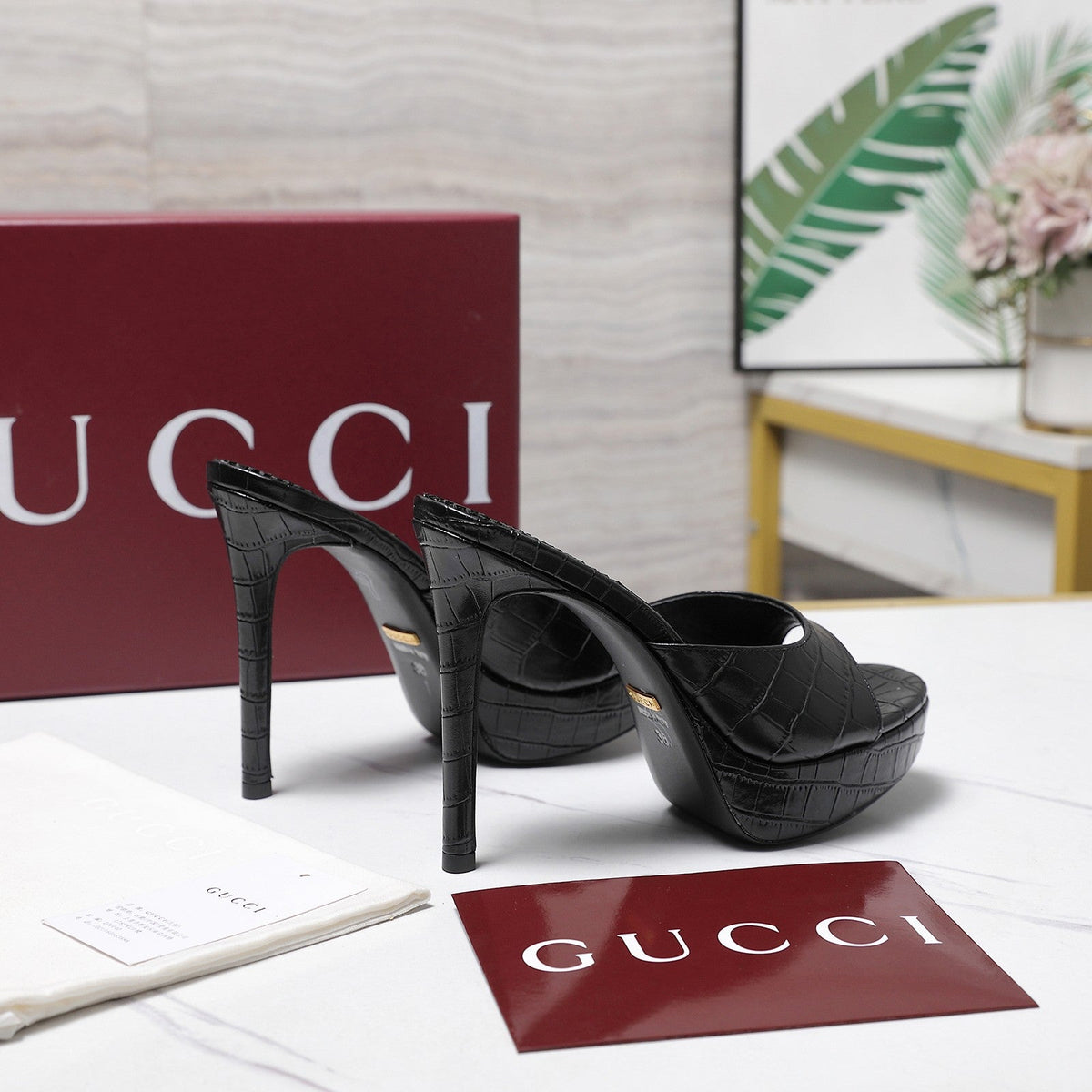 Gucci 26s Heeled Slide Sandals 12cm Black Crocodile Embossed Patent Calfskin