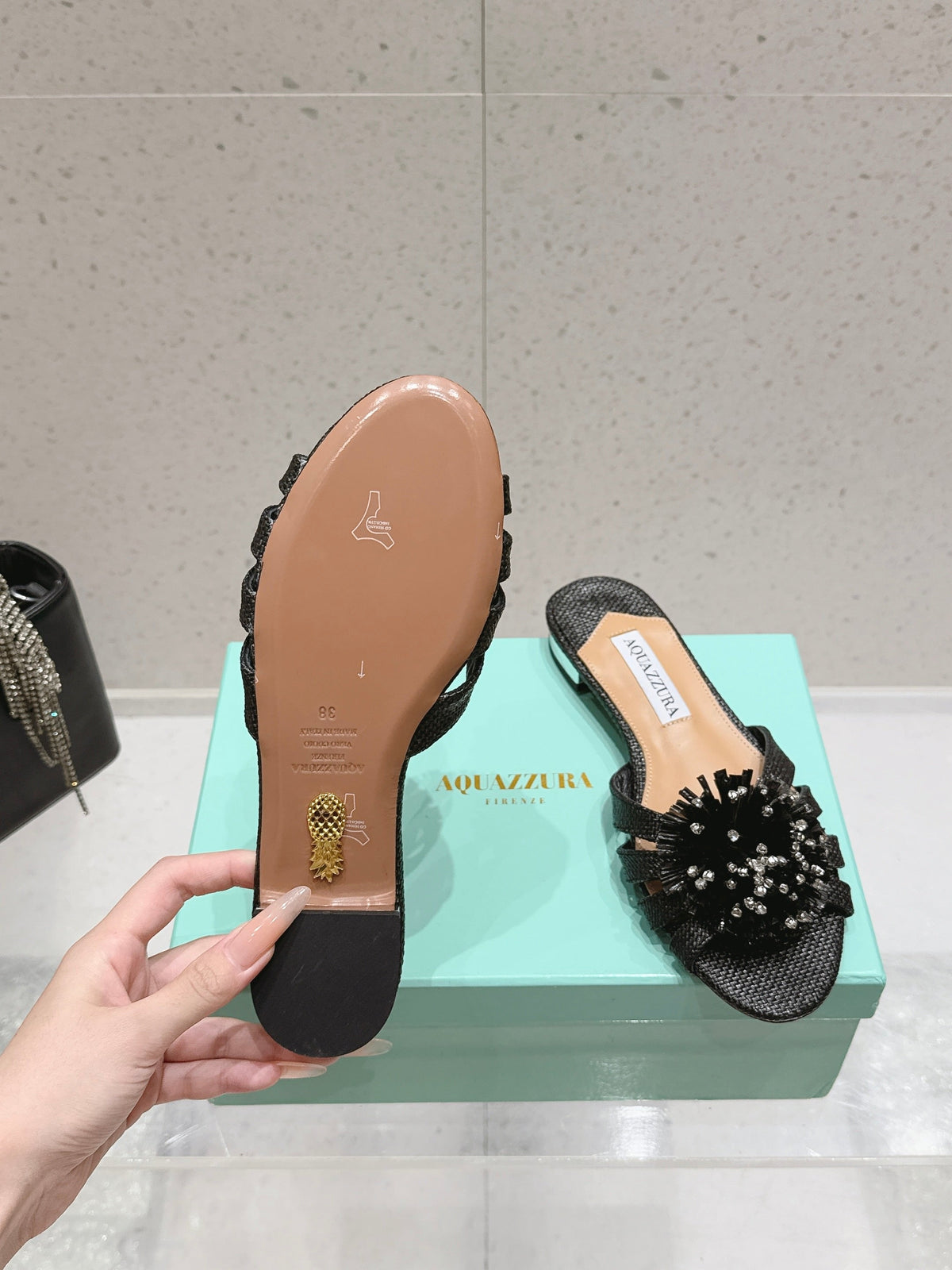 Aquazzura 26s Sandals Black Woven Raffia 301495
