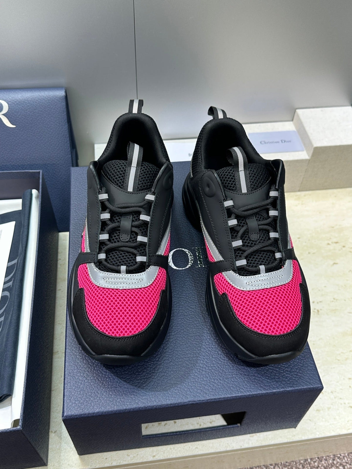 CD 26s Men B22 Sneakers Black Hot Pink Mesh 519482