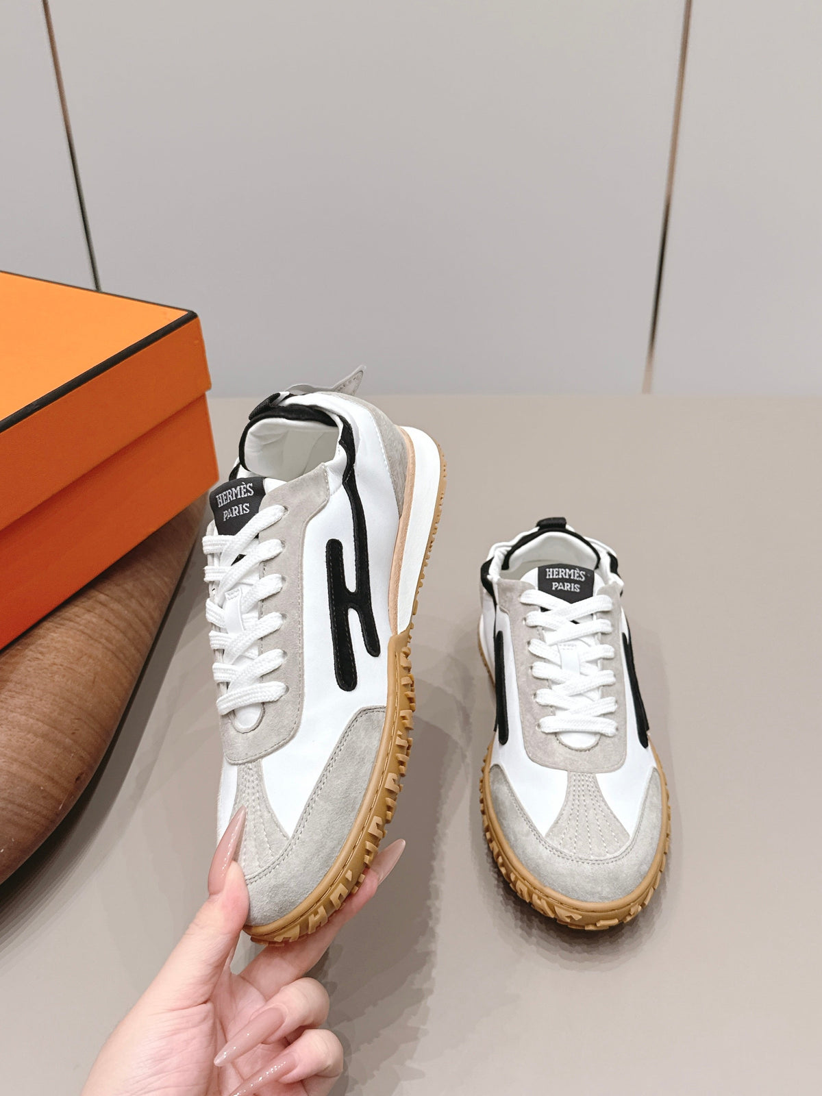 HM 26S Bouncing Sneakers White Calfskin Light Grey Black Suede