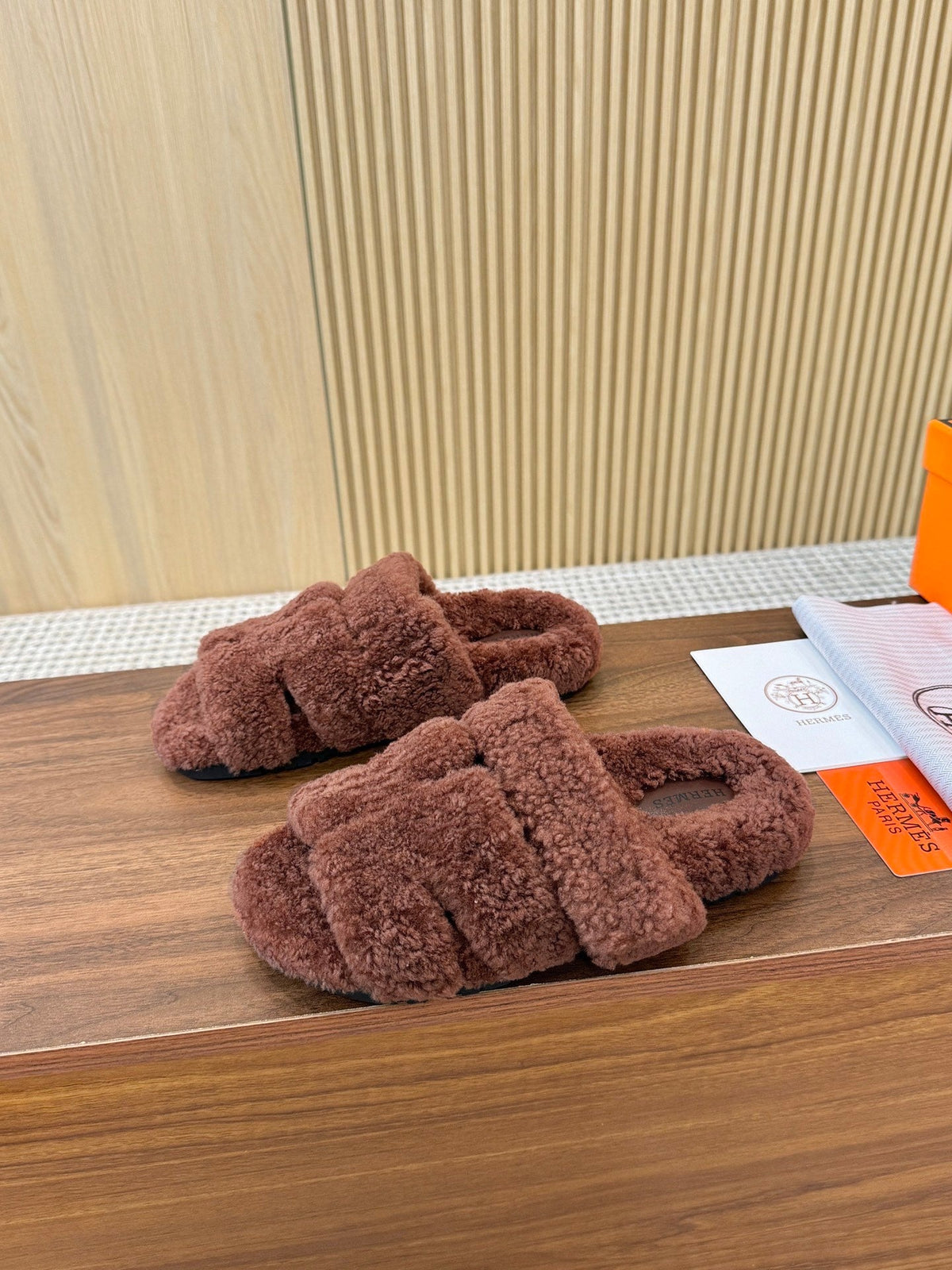 HM 26s Chypre Sandals Moka Shearling 175169