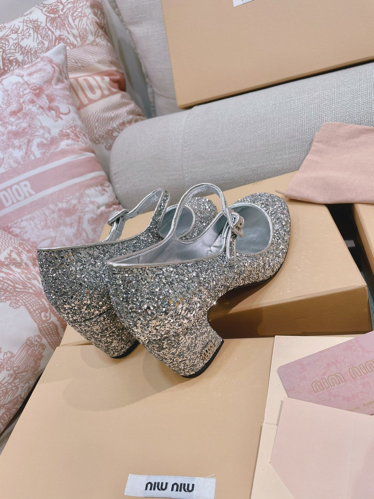 Miu Miu 2026 Round-Toe Pumps 65mm Patent Leather Glitter 155501