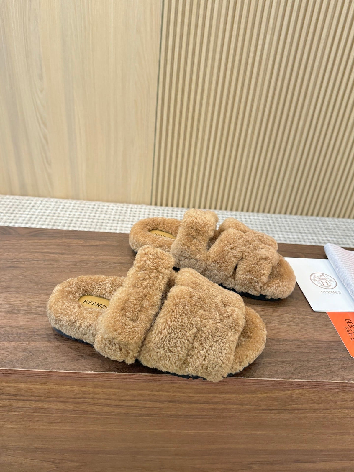 HM 26s Chypre Sandals Naturel Shearling 175171