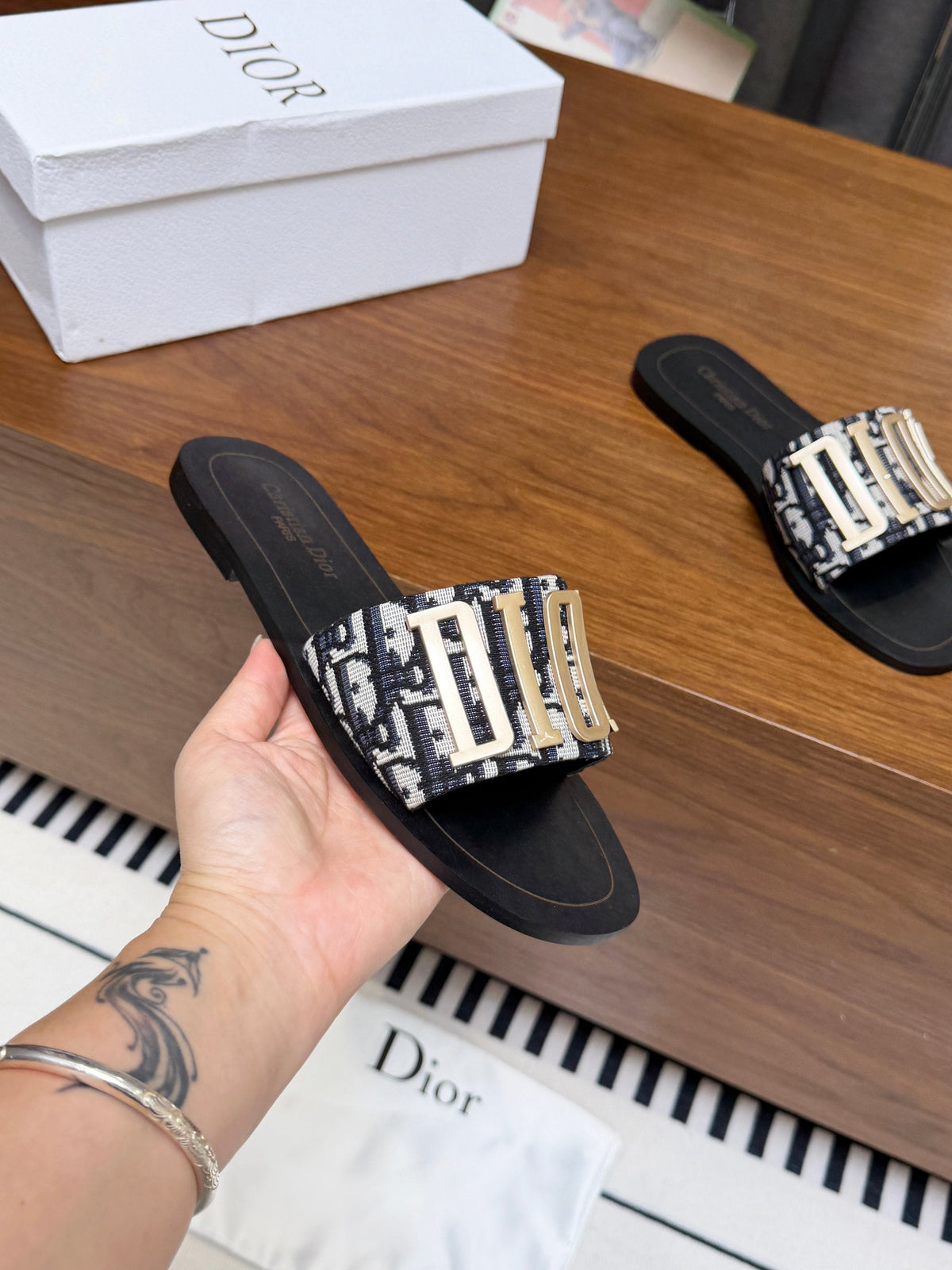 CD 26s D Way Slide Black Dior Oblique Embroidered Cotton With Gold Hardware 395182