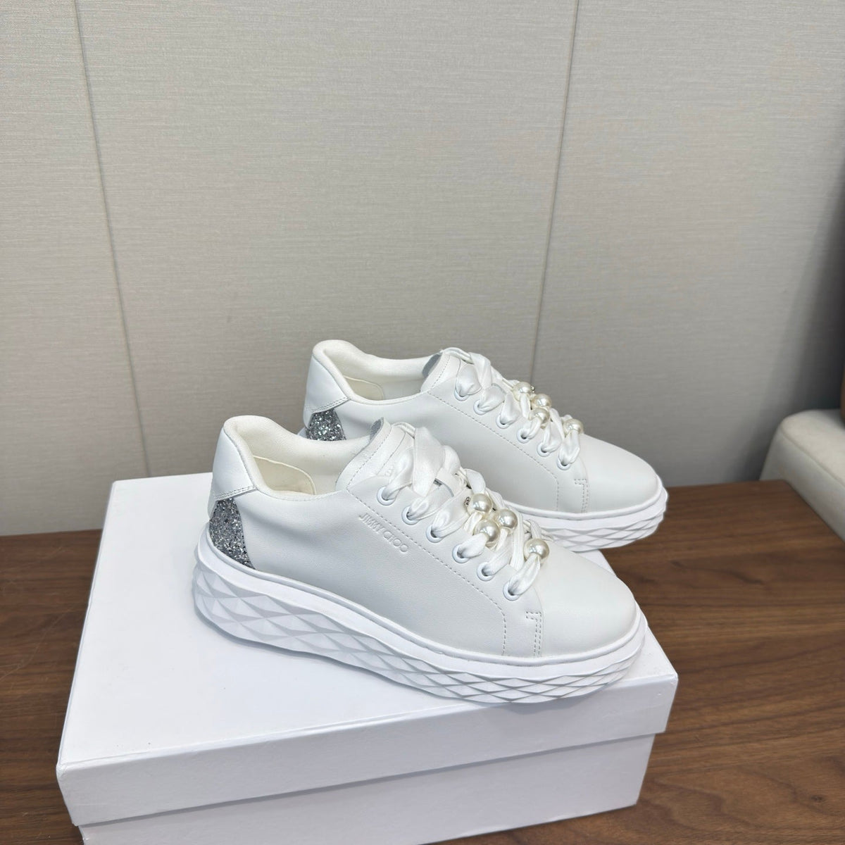 Jimmy Choo 26S Sneakers 5.5cm White Calfskin Pearl-Embellished 191764