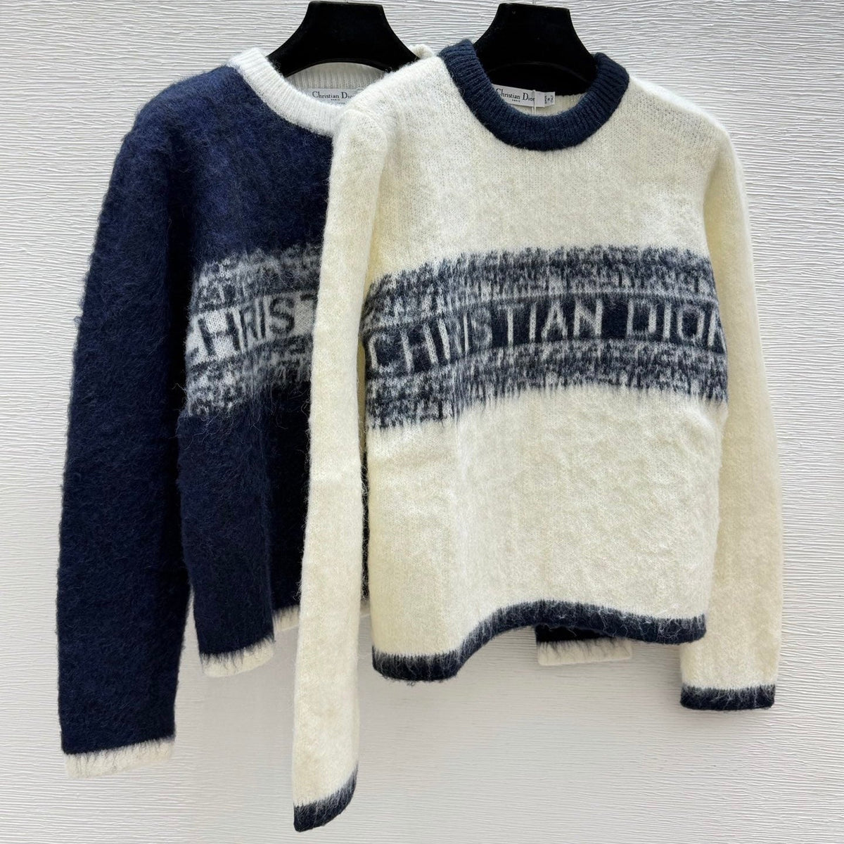 CD 26FW Signature Stripe Knit Sweater Wool 313310