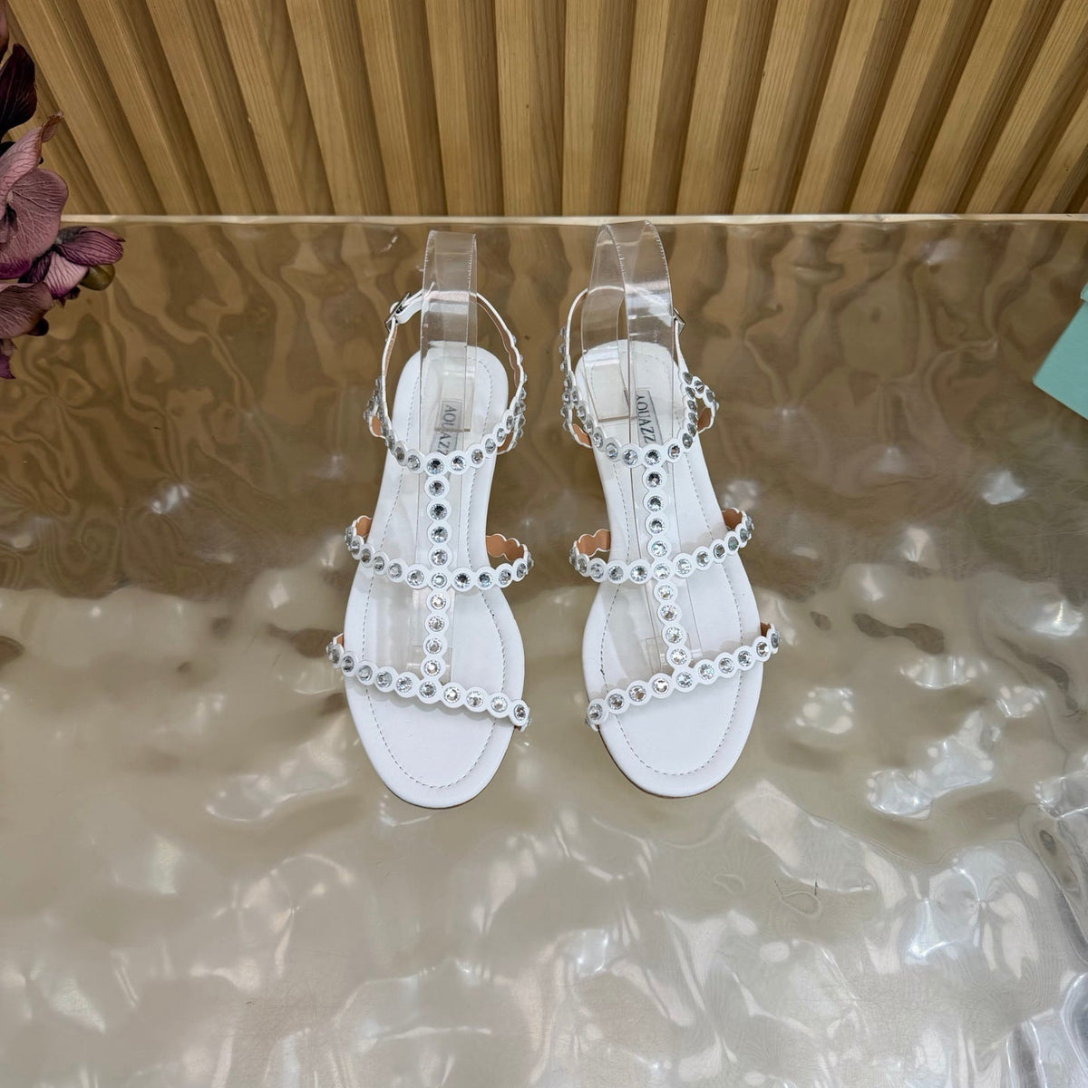 Aquazzura 26s Flat Sandals White Calfskin Crystal Embellished 310574