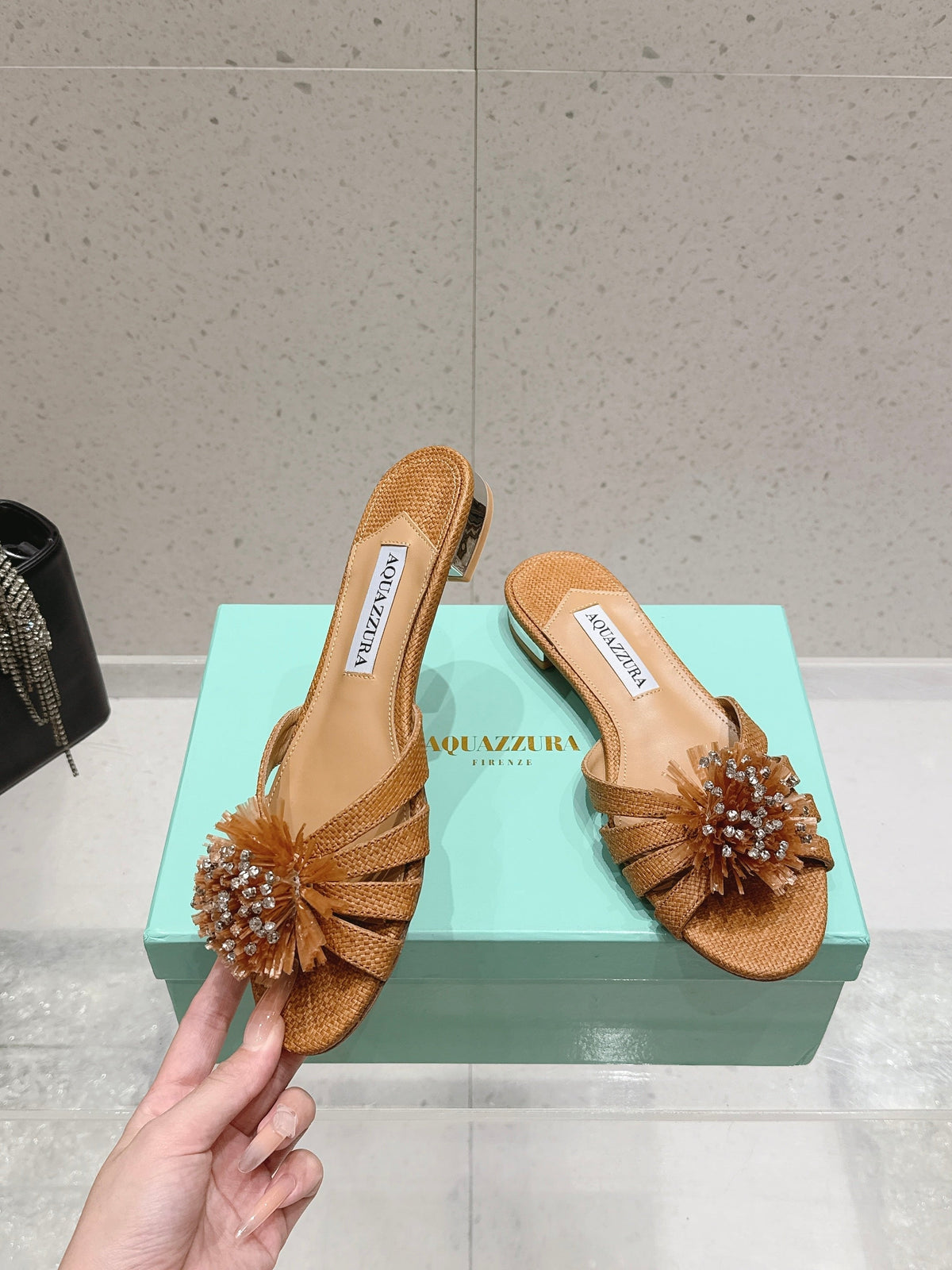 Aquazzura 26s Sandals Brown Woven Raffia 394815