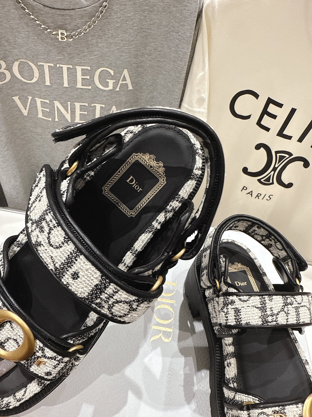 CD 26s D Wander Sandals Black And White Dior Oblique Jacquard Gold Hardware 472915