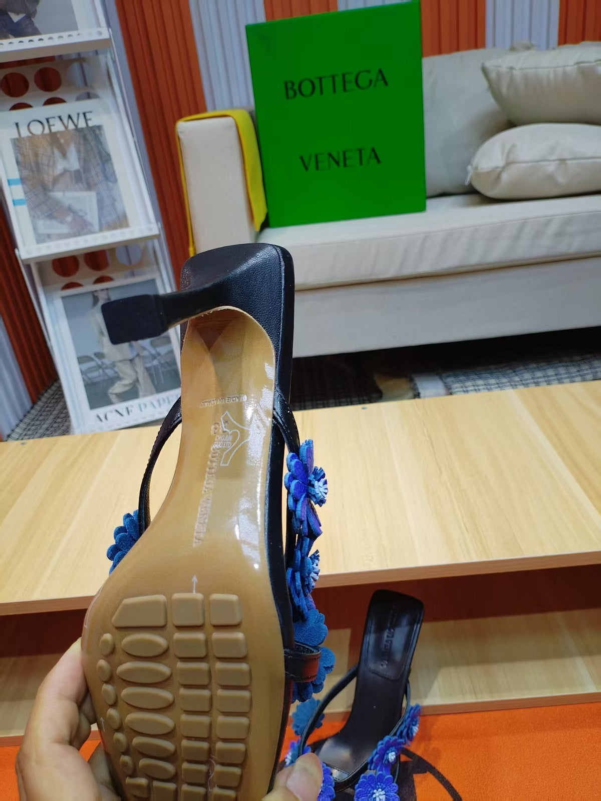 BV Riva Thong Floral Sandals 9CM Blue Black Leather 139867