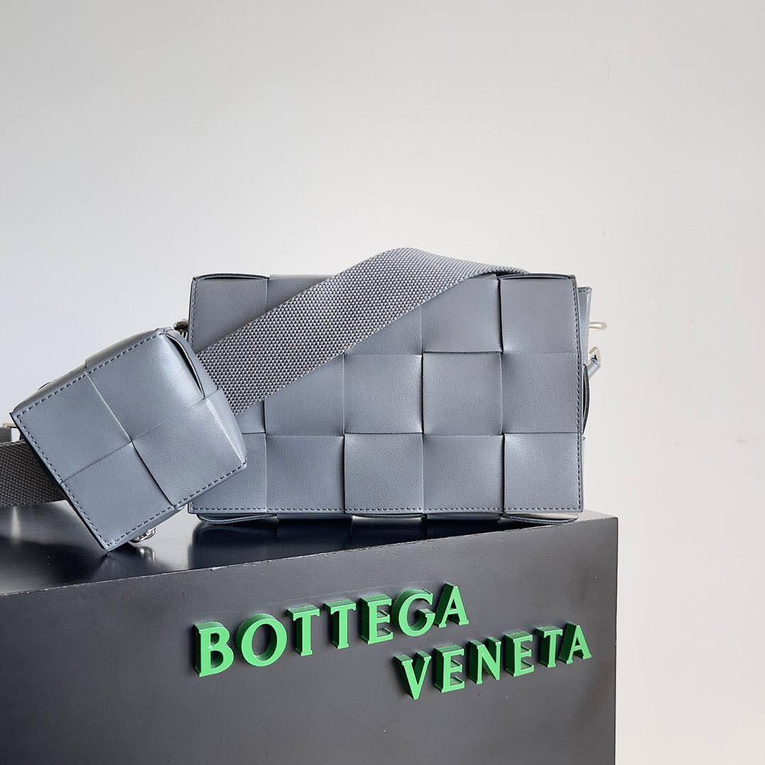 BV Two-In-One Cassette Bag 26cm Grey Leather