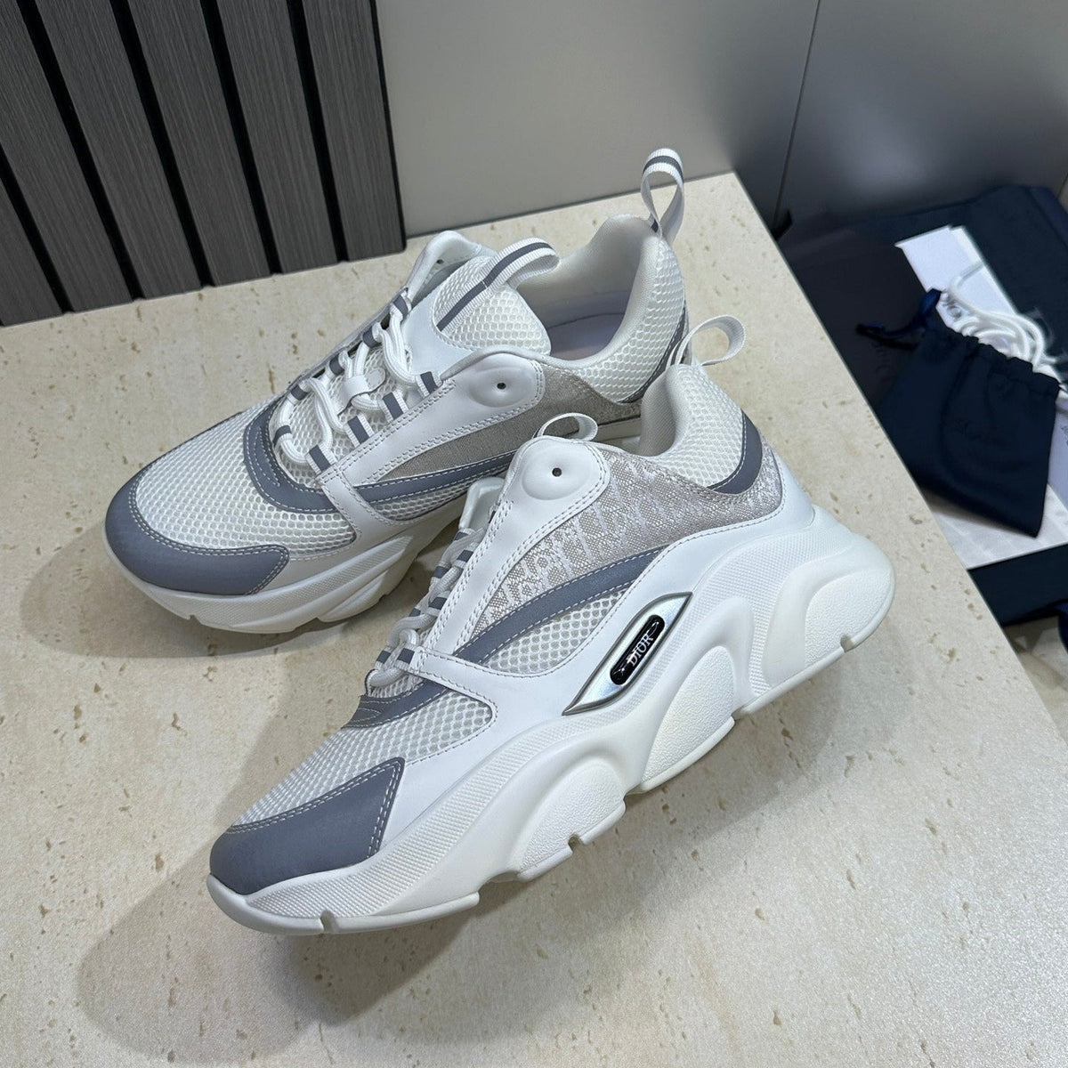 CD 26s Men B22 Sneakers White Grey Oblique Jacquard Canvas 614925