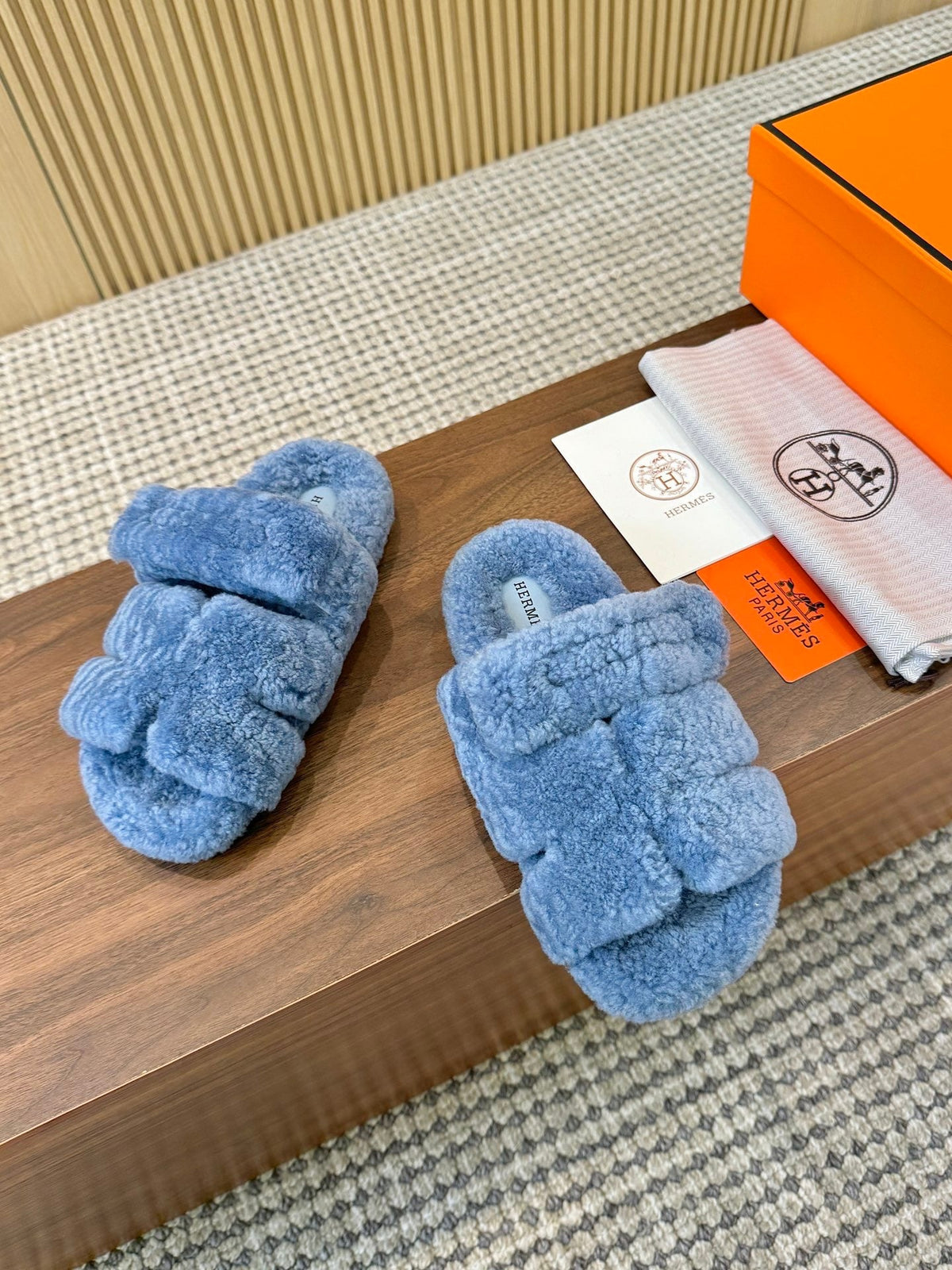 HM 26s Chypre Sandals Bleu Shearling 175173