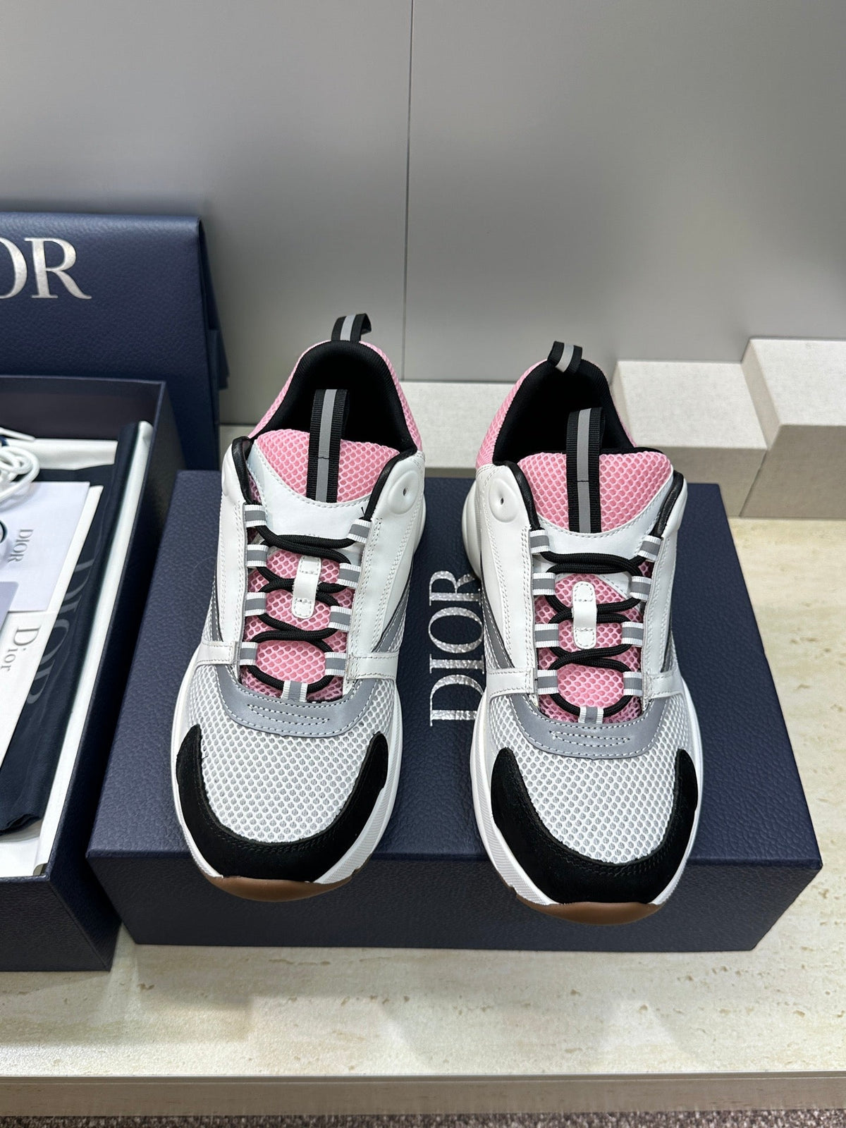 CD 26s Men B22 Sneakers White Black Pink Mesh 284105