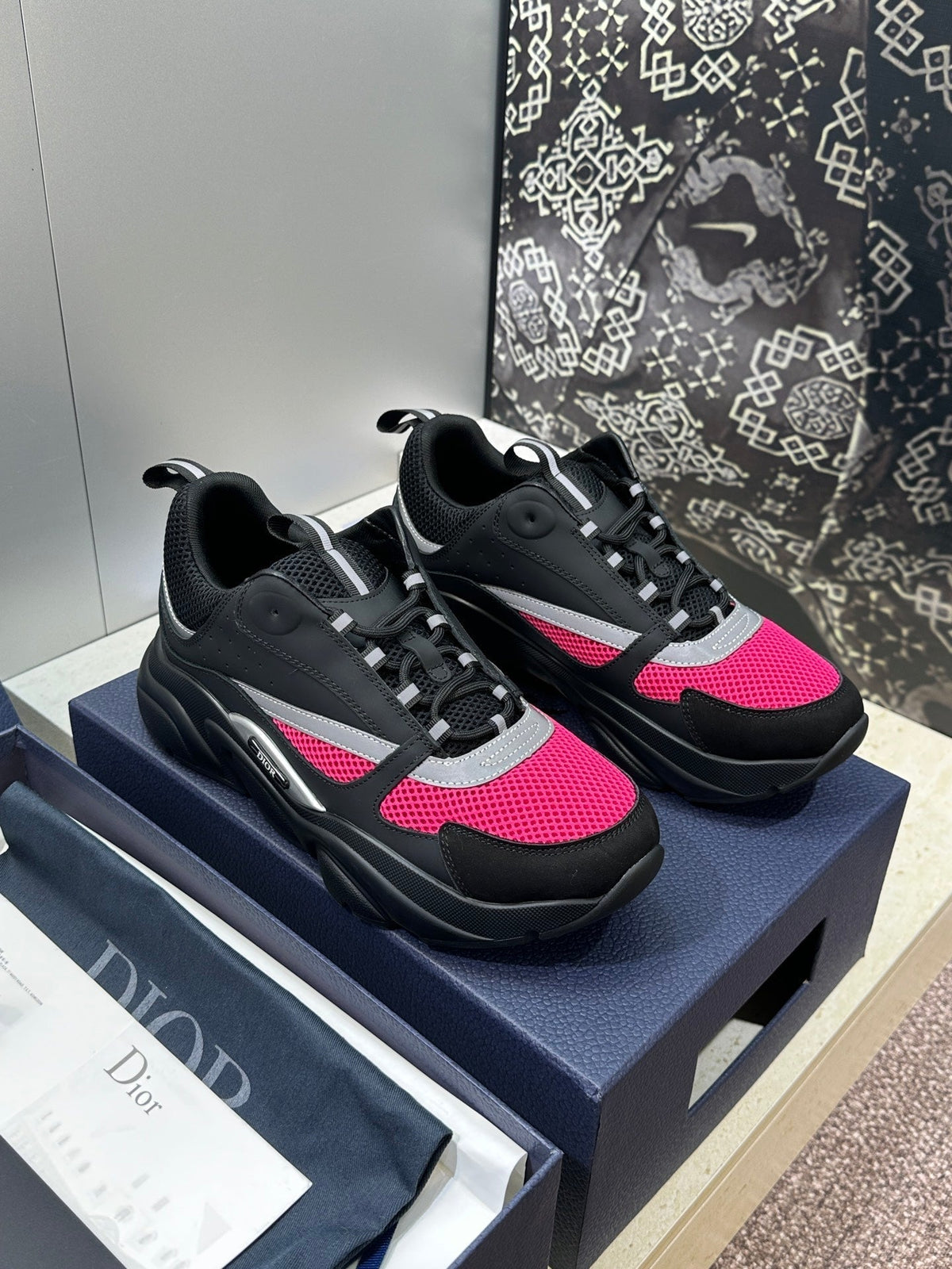 CD 26s Men B22 Sneakers Black Hot Pink Mesh 519482