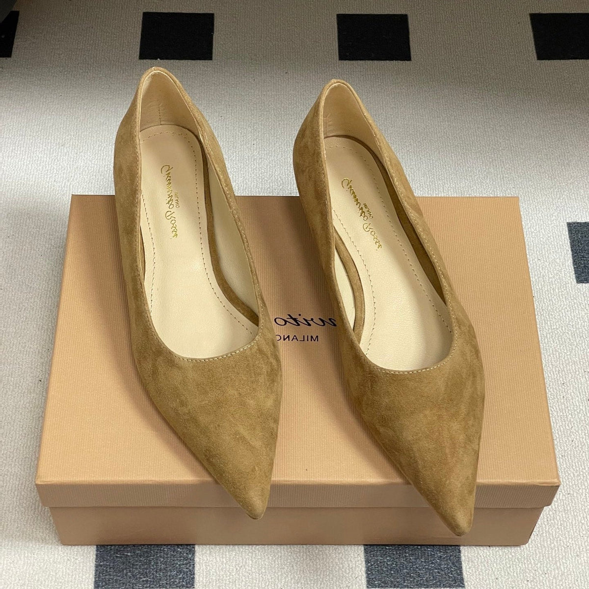 GR 26s Flats Light Brown Suede 164792