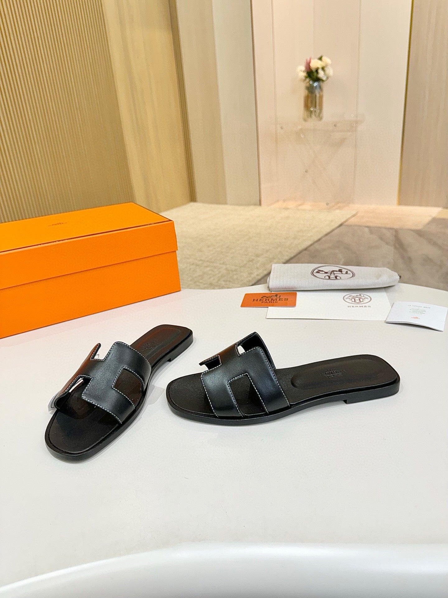 HM Oran Sandal Embroidery Black Calfskin