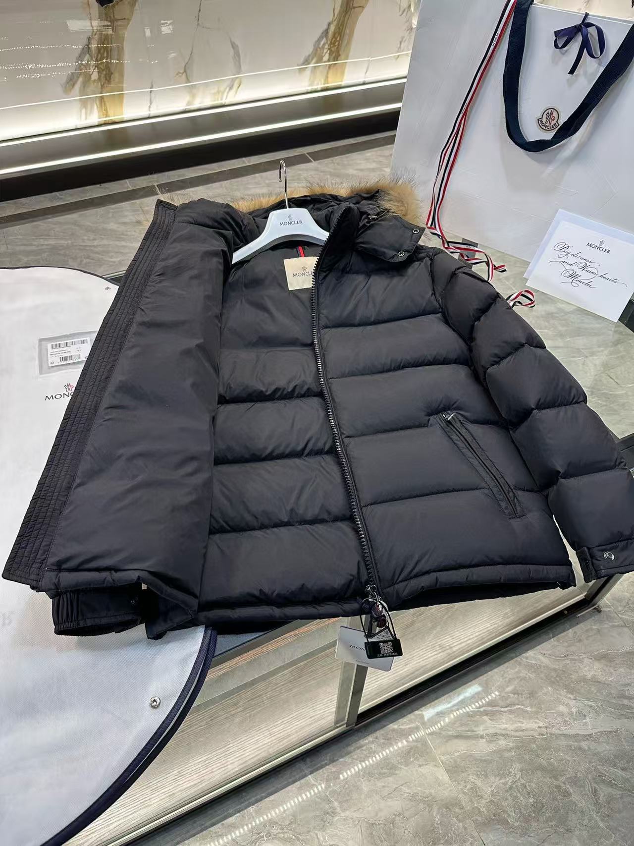 MC Mayaf Hooded Short Down Jacket