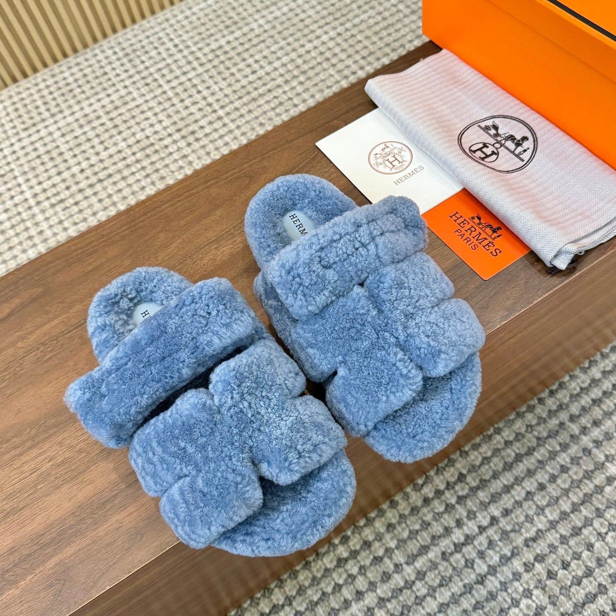 HM 26s Chypre Sandals Bleu Shearling 175173